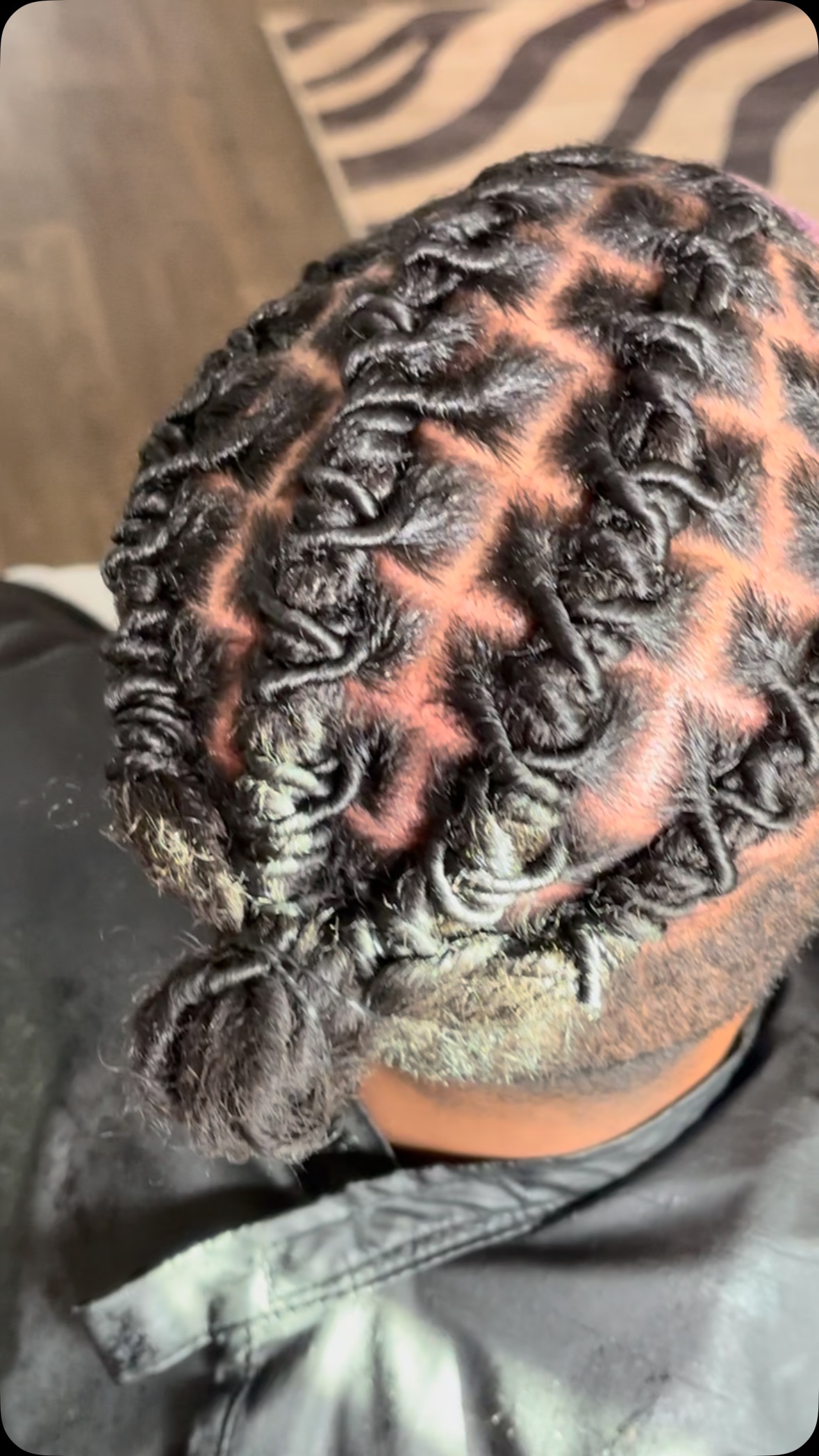 Starter Locs
Method: Comb Twist w/ Back Combing on mids and ends
Style: Barrel Twist
.
Click ➡️ BOOK NOW in bio
Or
www.arbeautystudio.com
Or
Txt 707.563.1374
•
•
•
•
#bayareastylist #hairstylist #licensedtocreate#bayareasilkpress #Sfhairstylist #oaklandsikpress #vallejosilkpress#vacavillelashes #vacavillehair #bayarealashextensions #silkpress #healthyhair #bayareacolorist #naturalhairspecialist #silkpressbayarea #bayarealashes #explorepage #arbeautystudio #arbeautysalons #eyelashextensions #teambellami#bellamihair #reels #instagramreels #ighairgoals #fairfieldsilkpress
#fairfieldnaturalhair #fairfield #solanocounty