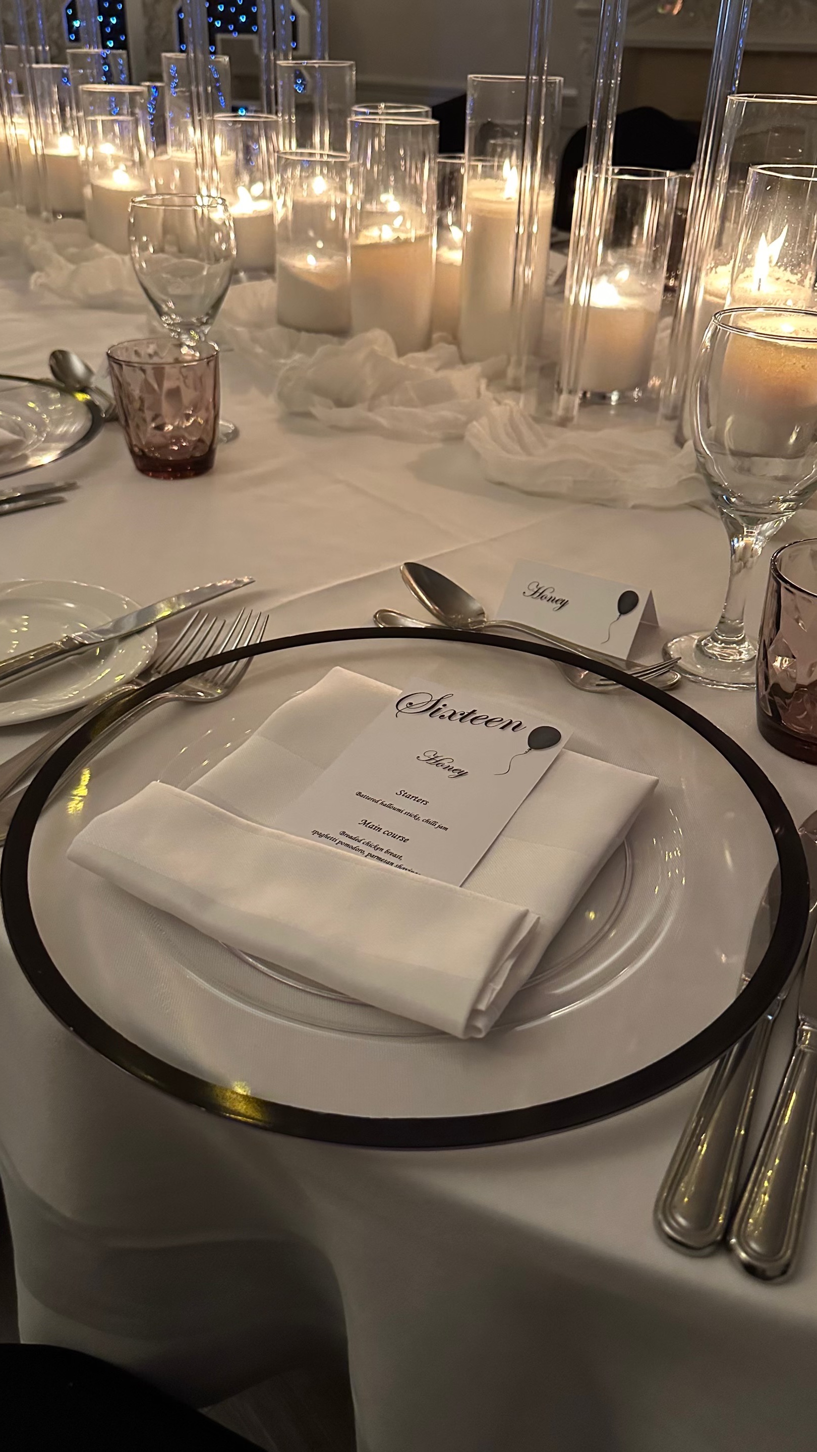 Watch the magic happen✨
From an empty table to an intimate, candlelit setting perfect for a special birthday dinner.
Do you love this transformation?
#privatedinner #dinnerinspo #candles #birthday #beforeandafter #birthdaydinner