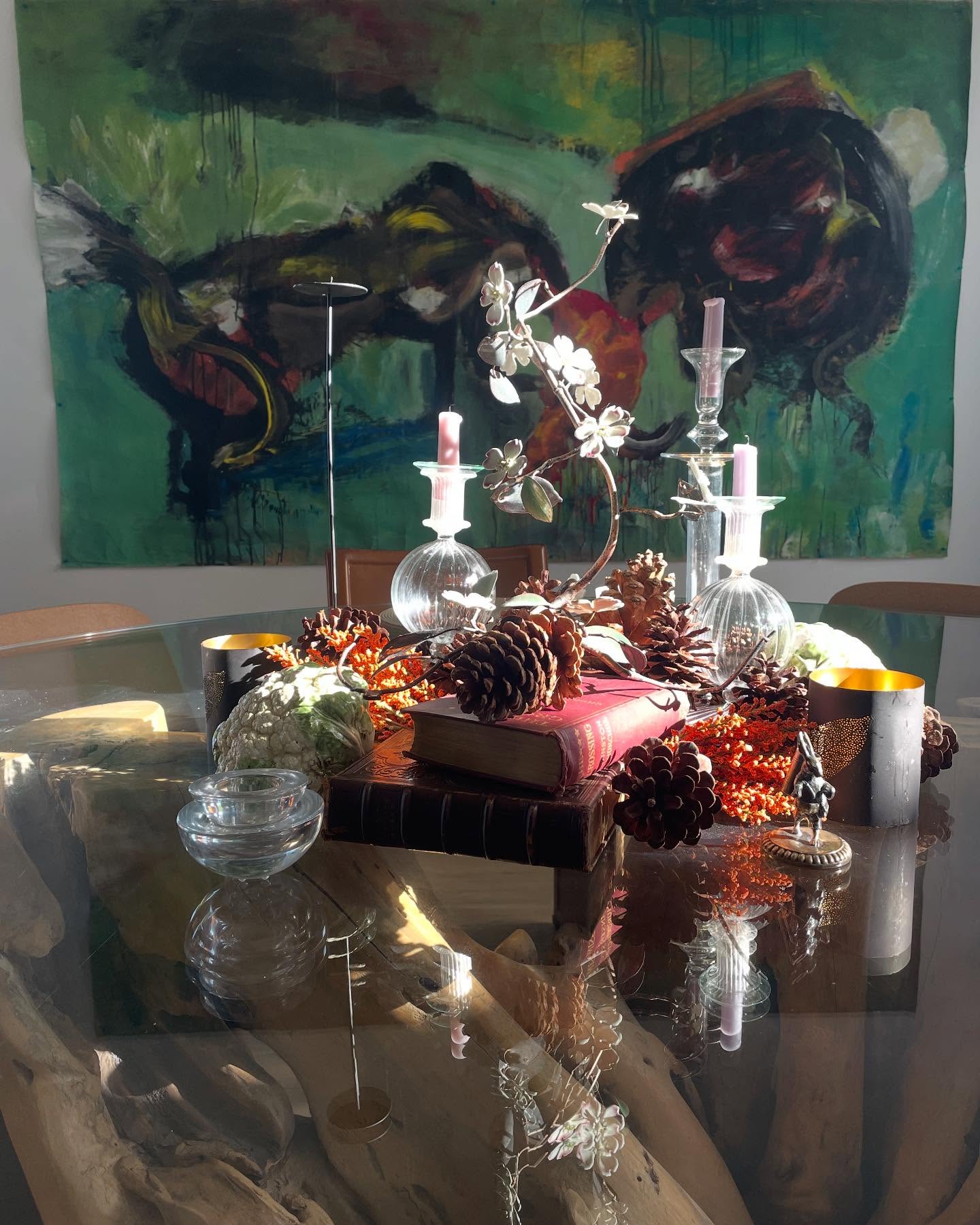 Time to put it all away and start writing 2025 #naturemortephoto #decorationinterieur #healthylifestyle #ruben #holidaystyle