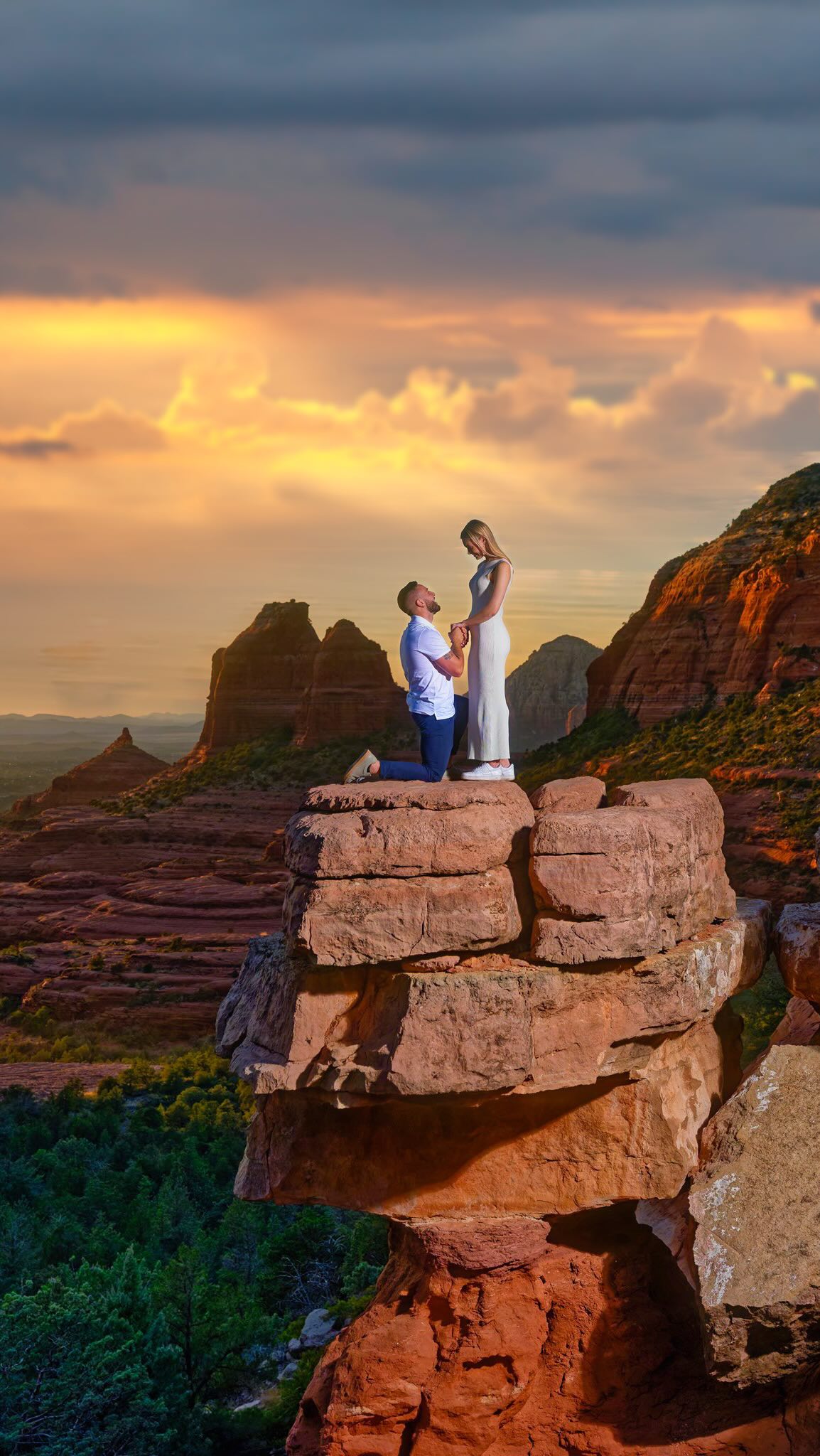 Congratulations to Bryan and Celine on their surprise engagement on top of Merry Go Round Rock here in Sedona! May God bless you with a lifetime of happiness and wonderful adventures together!
#sedona #visitsedona #sedonaarizona #sedonaphotographer #sedonaelopementphotographer #sedonacouplesphotographer #sedonaweddingphotographer #sedonaengagement #sedonaengagementphotographer #surpriseengagement #sedonasurpriseproposal #sedonaproposal #sedonaelopement #sedonawedding #sedonahiking #sedonafamilyphotographer #sedonaportraitphotographer #arizonaphotographer #arizonaengagementphotographer #arizonaelopementphotographer