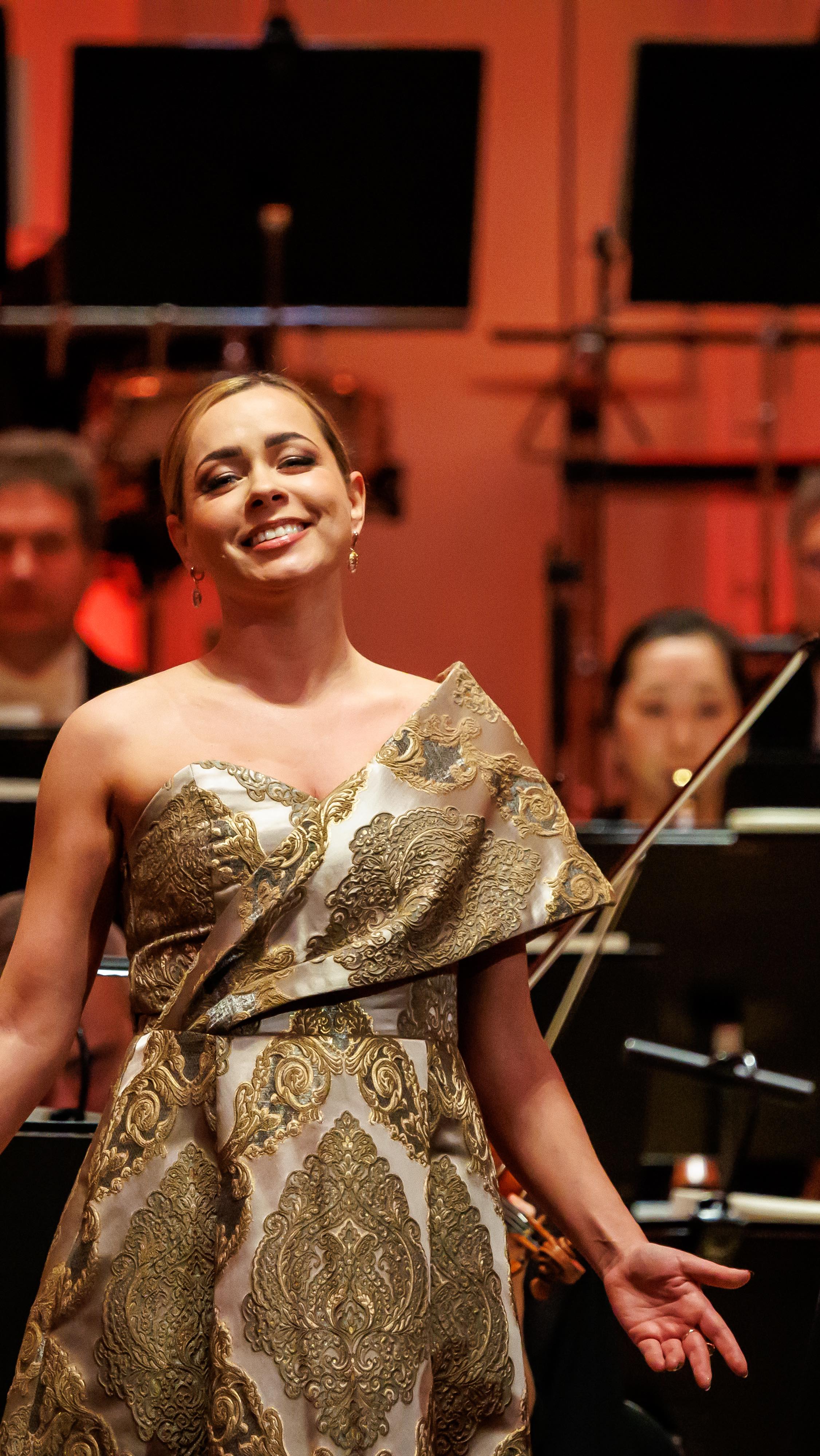 Thank you 2024, you have been simply magical! ✨🤍
#opera #operasinger #operasingersofinstagram #2024 #2025 #happy #newyear