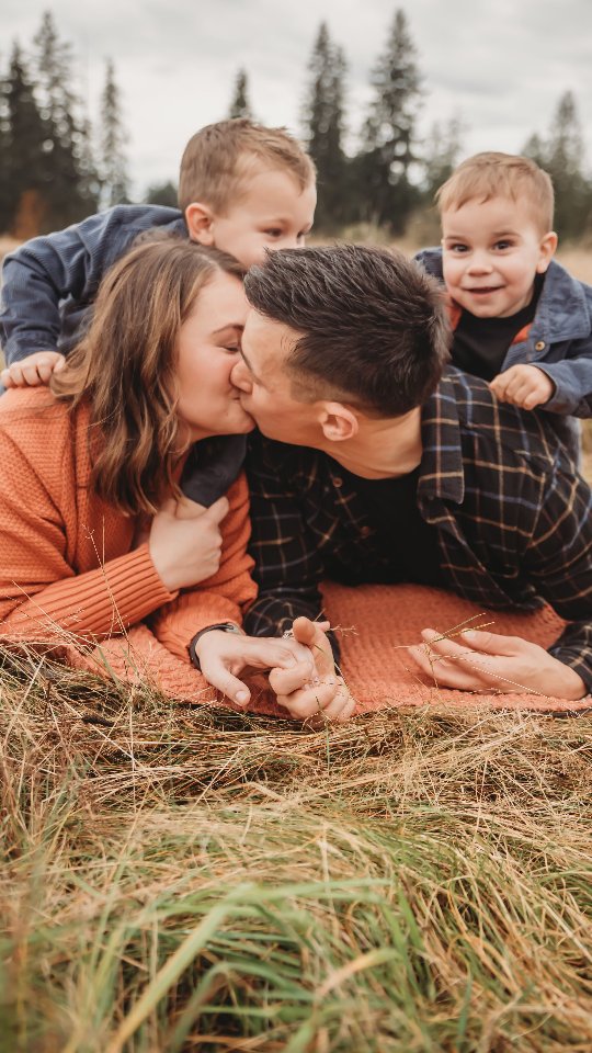 I couldn't fit everyone into one reel, but I want you to know each and every one of you, I am forever grateful to be a part of capturing your story! 🫶
Many familiar faces throughout the year and lots of new faces as well! I hope you all feel how much I love capturing your memories and how much I truly adore your families . I look forward to seeing you every time! ❤️
I also feel like we escaped the rain just in the nick of time an exceptional amount this year 😅🌧
THANK YOU SO MUCH 🙏✨️
Cheers to 2025, I can't wait! 🥂🎊
#goodbye2024 #newyear #letsgo #capturethesemoments #storyteller #allthemrealfeels #pnwwildlove #radlovestories #wanderingphotographer #santanaphotographyllc