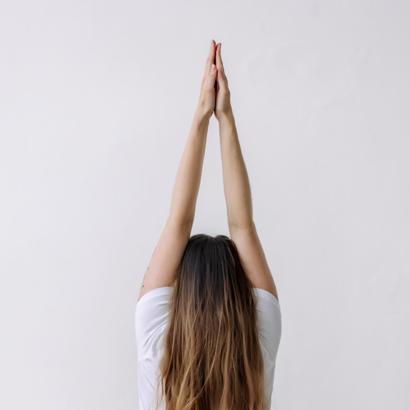 Nový rok, nové cíle, nové možnosti. Ano, rok 2025 je rok změny! Nastartujte tu svou a přijďte protáhnout tělo a zklidnit mysl.
Ať už preferujete pohodlí domova nebo prostředí studia, lekce #iyengar jógy opět běží offline i online.
Hlaste se přes odkaz v profilu