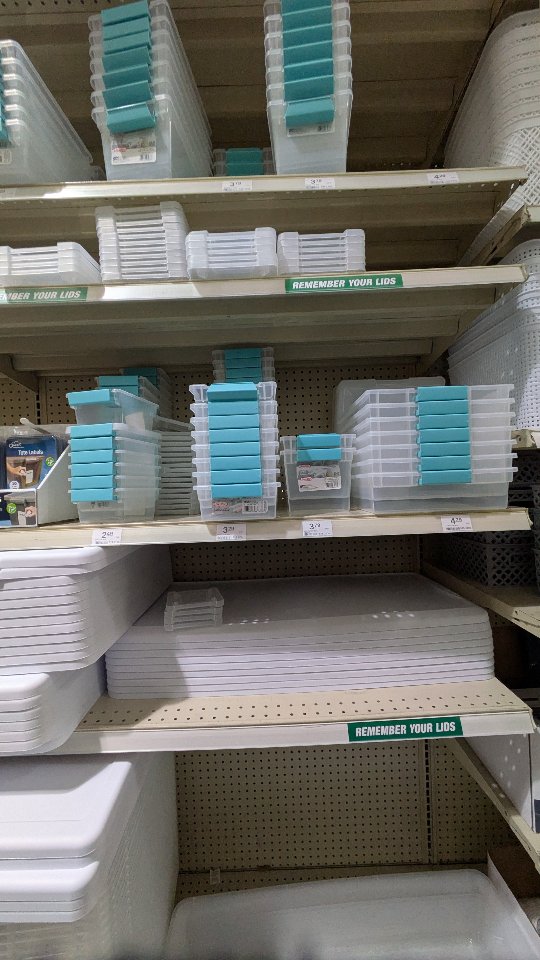 Is it just me? Declutter those labels!
#asmr #asmrorganizing #professionalorganizer #aesthetics