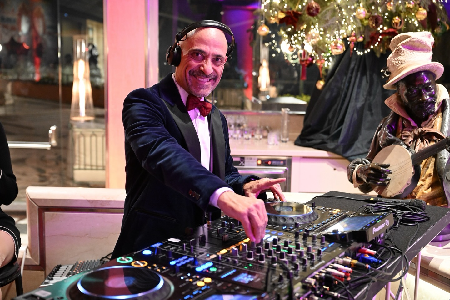 Tantissimi auguri di Buon Anno 🥂
Thanks to @marlu_srl
.
.
.
#djstefanocapasso #happynewyear