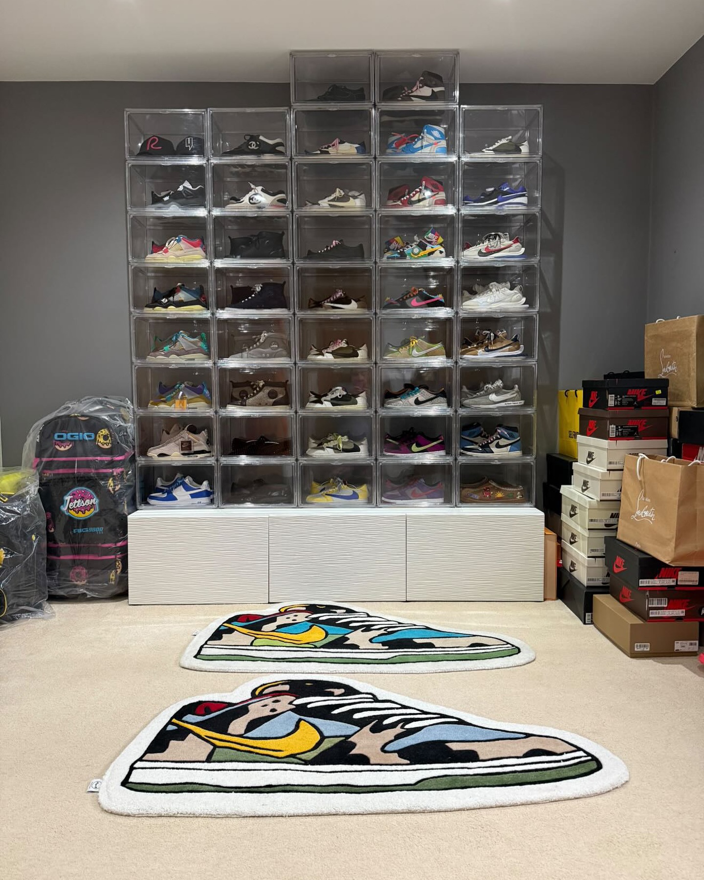 📸: @martinsellick
giving his trainers the respect they deserve! 🏆
Shield your trainers from dirt, dust, and sunlight. 💎
Save space and display more without the clutter. 👏🏻
#hypebeastkicks #thesolesupplier #offspringhqcommunity #snkrskickcheck #sneakerhead #footlockereu #sneakerreel #trendingreels #reeltrending #reeltime #reelsinstagram #reelitfeelit #smallbusiness #reelgood #reelsinsta #explore #reelsdaily #reelsinsta #instareels #reelsviral #reelstrending #reelstrend #reeltrends #sneakerevent #shoestorage #insock #displayboxes #offwhite