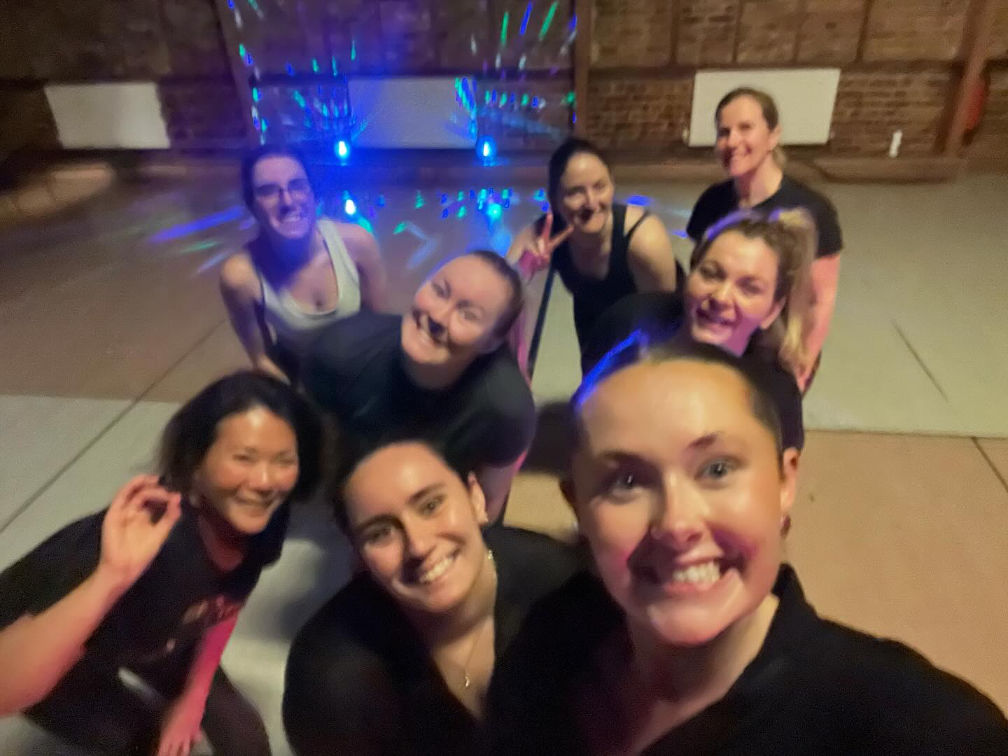 Ooh! This new year I promised to do something new and i did it!
I had so much fun with @broadwayboogie_lisa this sunday night (19:00, Worple Road) doing some high impact dance moves to my favourite West End hits. Highly recommended as we need some new movement in our bodies if we’ve only been dancing one style for a long time. Available on classpass (DM me for a link and we both get credits). Thank you Lisa! X