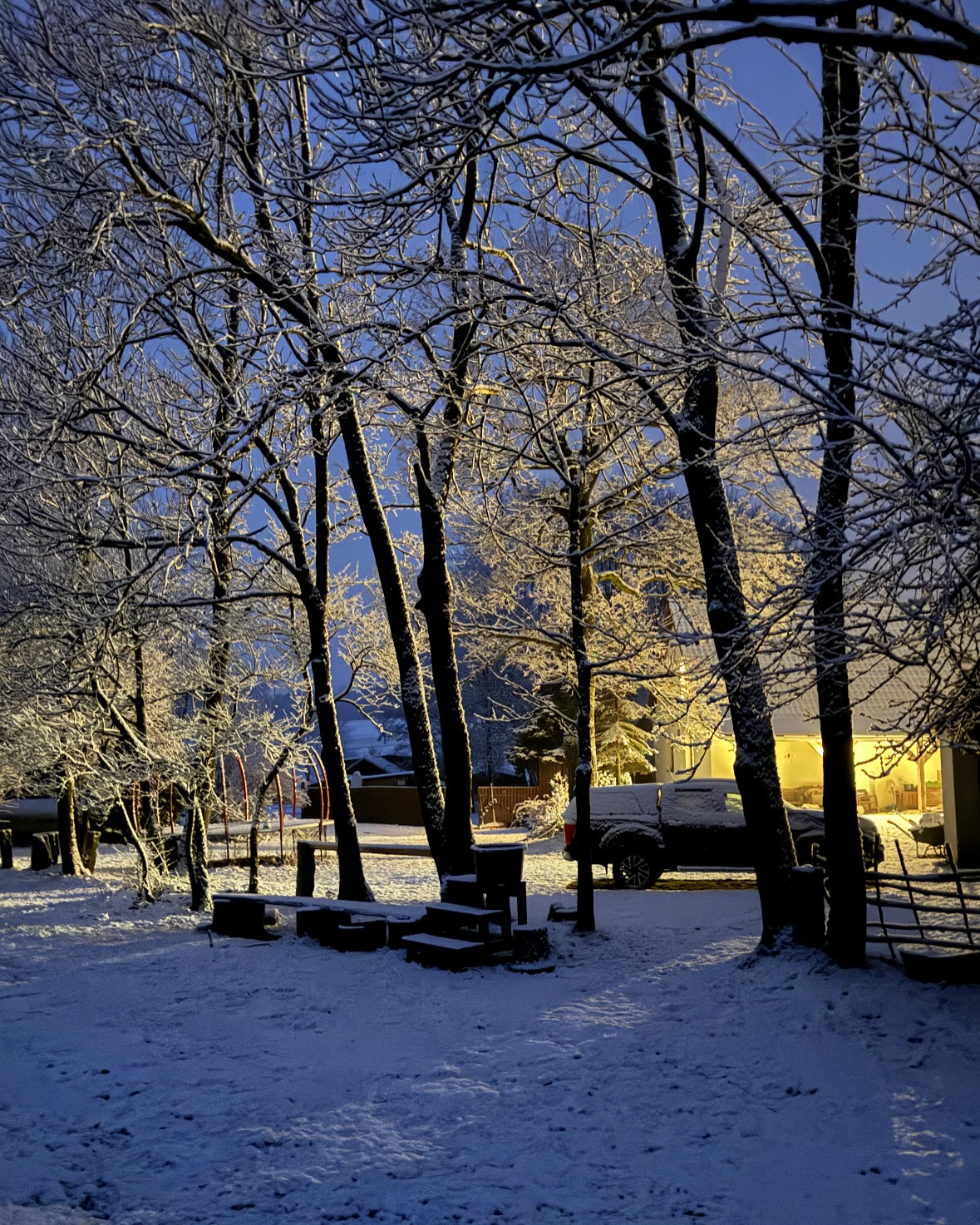 První pořádný sníh ❄️⛄️
#ondastatek #nabelidle43 #prvnisnih #snih #zima