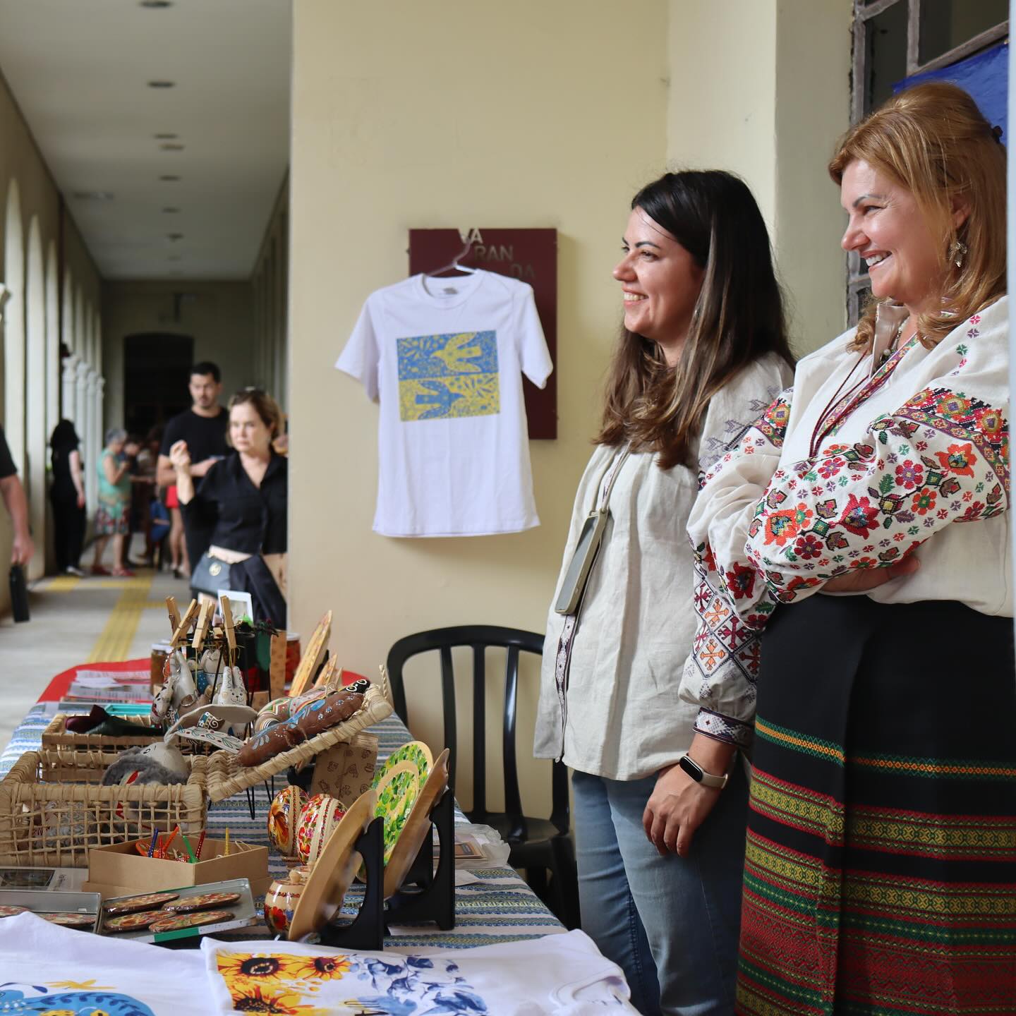Convidamos vocês visitar nós na feira leste europeia 2026! Conhecer a cultura, achar artesanatos únicos e passer com amigos na feira e no Parque Ecológico da Vila Prudente (pet-friendly, tem playground, lago com peixes, pista de corrida, espaço para piquenique).
10:00 - 17:00 aos domingos:
➡️ 08 de Março 📍rua Aracati Mirim, SP
➡️ 26 de Abril 📍rua Aracati Mirim, SP
➡️ 17 de Maio 📍rua Aracati Mirim, SP
➡️ 14 de Junho 📍rua Aracati Mirim, SP
➡️ 12 de Julho 📍rua Aracati Mirim, SP
➡️ 02 de Agosto 📍rua Aracati Mirim, SP
➡️ 13 de Setembro 📍rua Aracati Mirim, SP
➡️ 18 de Outubro 📍rua Aracati Mirim, SP
➡️ 15 de Novembro 📍rua Aracati Mirim, SP
➡️ 06 de Dezembro 📍rua Aracati Mirim, SP
Adicionalmente:
➡️ 28 de Junho 📍São Bernardo Parque Raphael Lazzuri
Eventos em outro municípios vão ser divulgados adicionalmente.
#feiraseeventos #bazares #eventossp #sponline #feiracultural #lesteeuropeu #ucrânia #ucrania🇺🇦 #ucranianos #decendents #artesanatosucranianos #artesanatosp