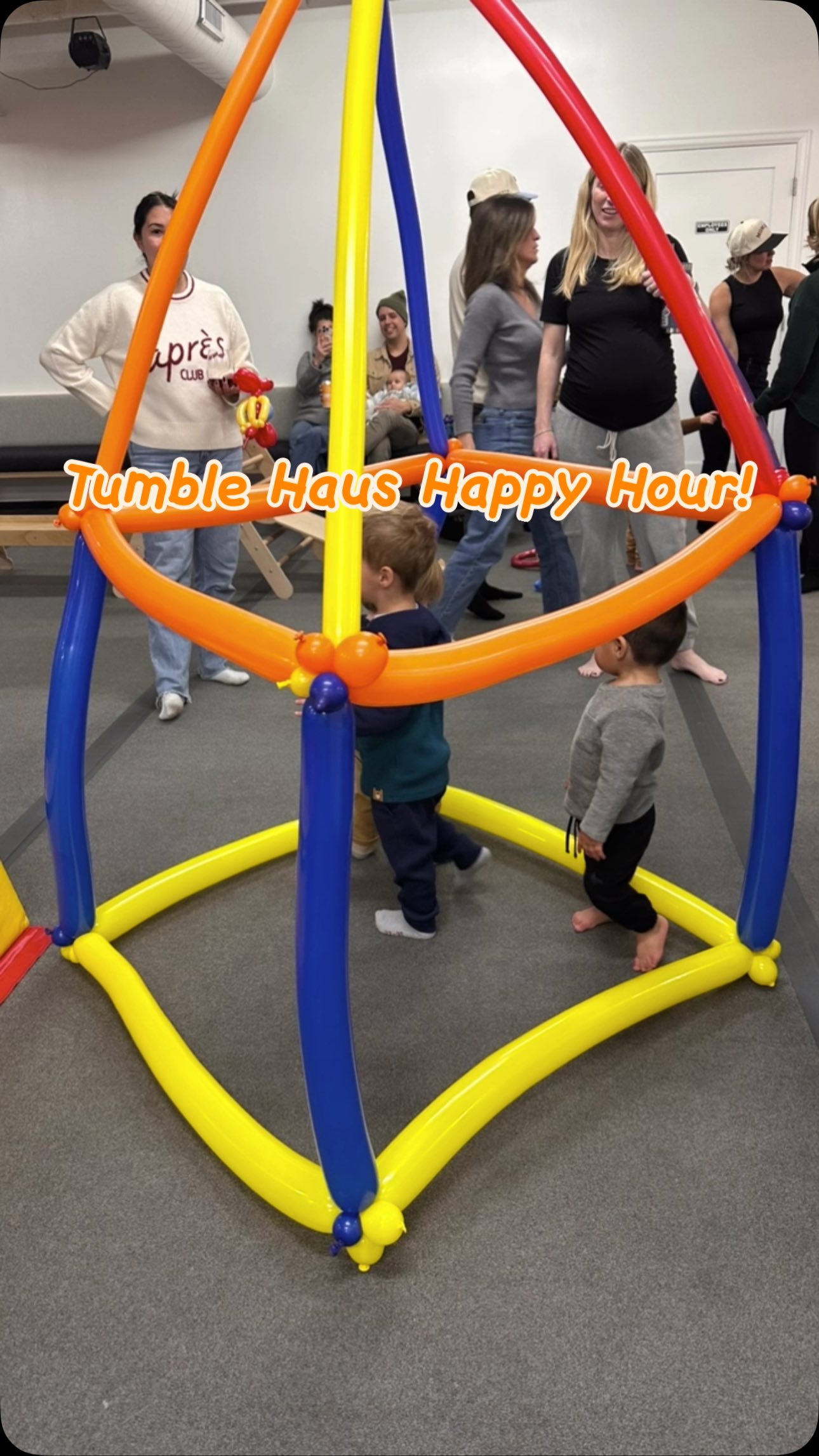 @tumblehaus happy hour every friday!!!
#balloons #denverballoonguy #kidsnight