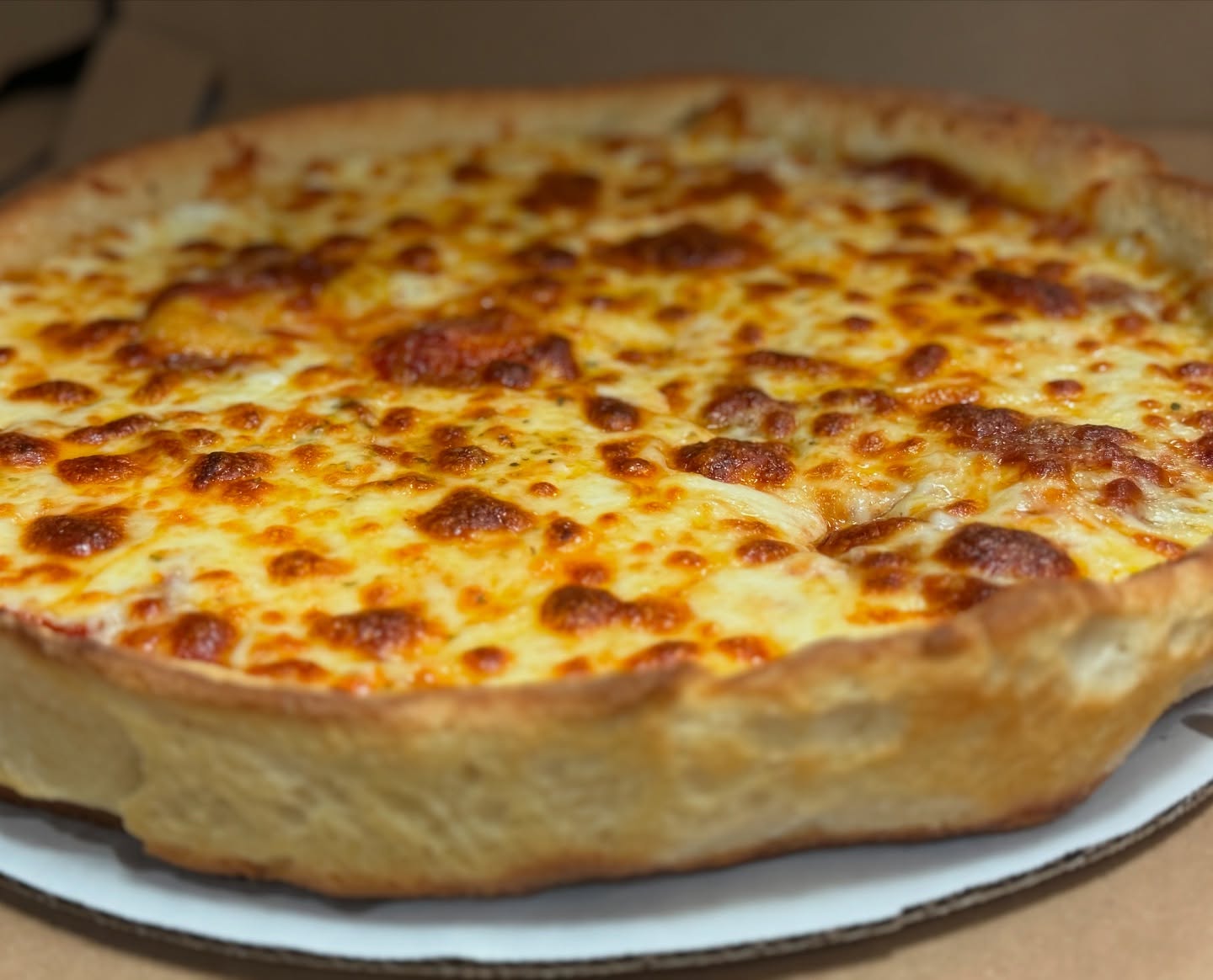 Need dinner plans? Couldn’t be a more perfect day to order pizza! Our delivery drivers are ready for you 🚘
Also a great day to grab a fast & fresh lunch at our buffet! Monday- Friday 11am-2pm