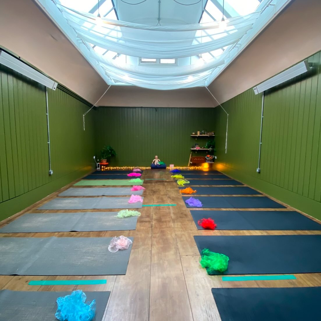 We are back this week with a bang! 🌟✨
Welcoming in 2025 with a whooping 60 Mums coming through our Margate and Ramsgate doors this week! Wowee!!!
Looking forward to meeting new faces and welcoming back friends.
See you on the mat this week!!!
Pregnancy yoga
Mon - 8pm Margate Yoga Studio
Weds - 6.45pm Union Ramsgate
Mum & Baby Yoga (6w - on the move)
Mon - 11.30am Union Ramsgate
Tues - 11am Margate Yoga Studio
Thurs - 11.30am Union Ramsgate
Little Wrigglers (moving - 20months)
Thurs - 1pm Union Ramsgate
#margate #ramsgate #yoga #prenatalyoga #pregnanyyoga #postnatal #postnatalyoga #mumandbabyyoga #pregnancy #thanet