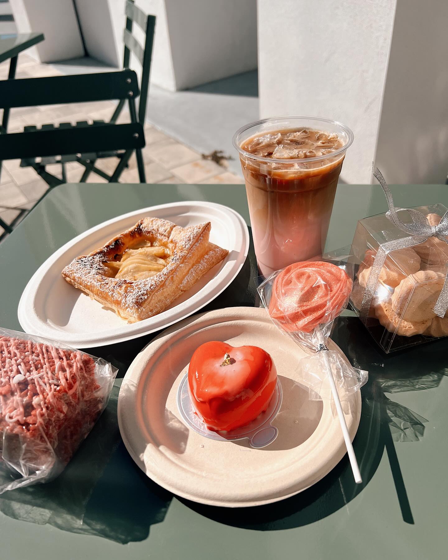 It’s never too early to spread the love! 💞
We have all new pastries - valentines focused of course! And we’ll be rolling out more next month!
Pictured: Red Velvet Rice Crispy Bars, Strawberry Shortcake Mousse Hearts, Vanilla Meringue Roses, Meringue Gift box, and Pear tart(not valentines just new and delicious!)
See you soon love birds 🥰