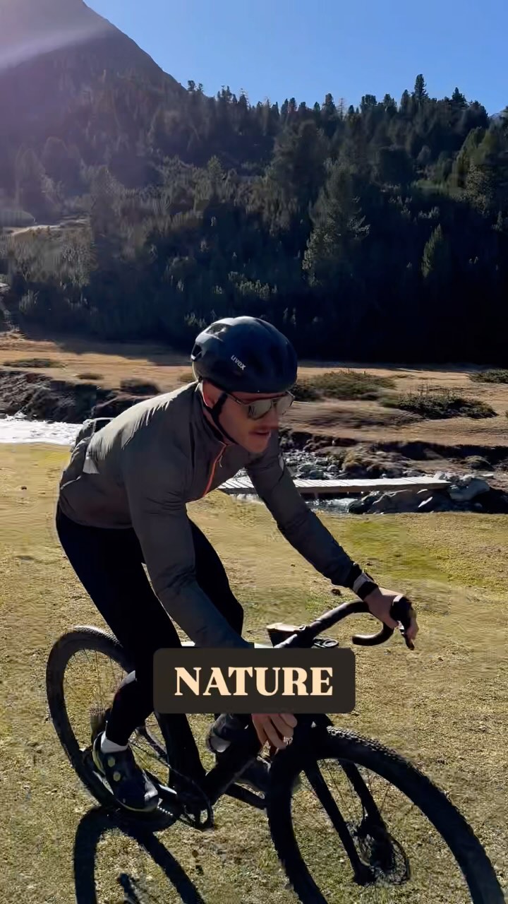 Why Gravel 🏞️ or MTB for Triathletes?!
There are many benefits 📈 in training. While being inside on the turbo (what I do too!) is efficient training. Riding off road has many advantages:
1. Cadence changes 🔄 and low cadence uphills, which simulate “strength endurance”.
2. Adaptability to different terrain that can change quickly, training reflexes.
3. Learn how to handle your bike in low speed scenarios.
4. Reduced risk of other traffic and Icy streets in winter.
5. Sharpening your downhill skills.
6. And especially being in Nature and exploring new routes 🚵🏻.