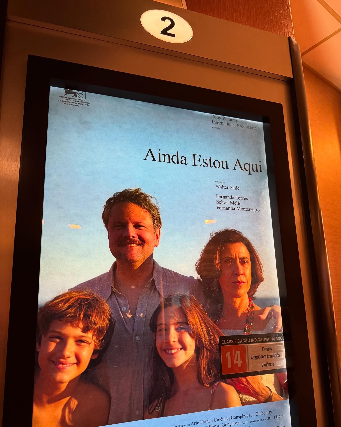 Fernanda maravilhosa.
Fernandona estupenda!
Ao fim, aplausos numa sala lotada em pleno 2 de janeiro.
#aindaestouaqui #cinema #cinemabrasileiro