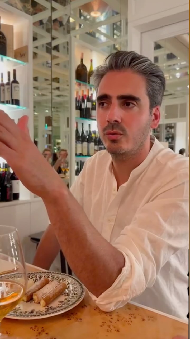 Dégustation Hors-Normes Hotel @lilou.hotel ✨✨
@sarriswinery
@thymiopoulos.vineyards
@zoumberakis_winery
#thymiopouloswinery #wine #winesofgreece #hotellilou #sarriswinery #zoumberakiswines