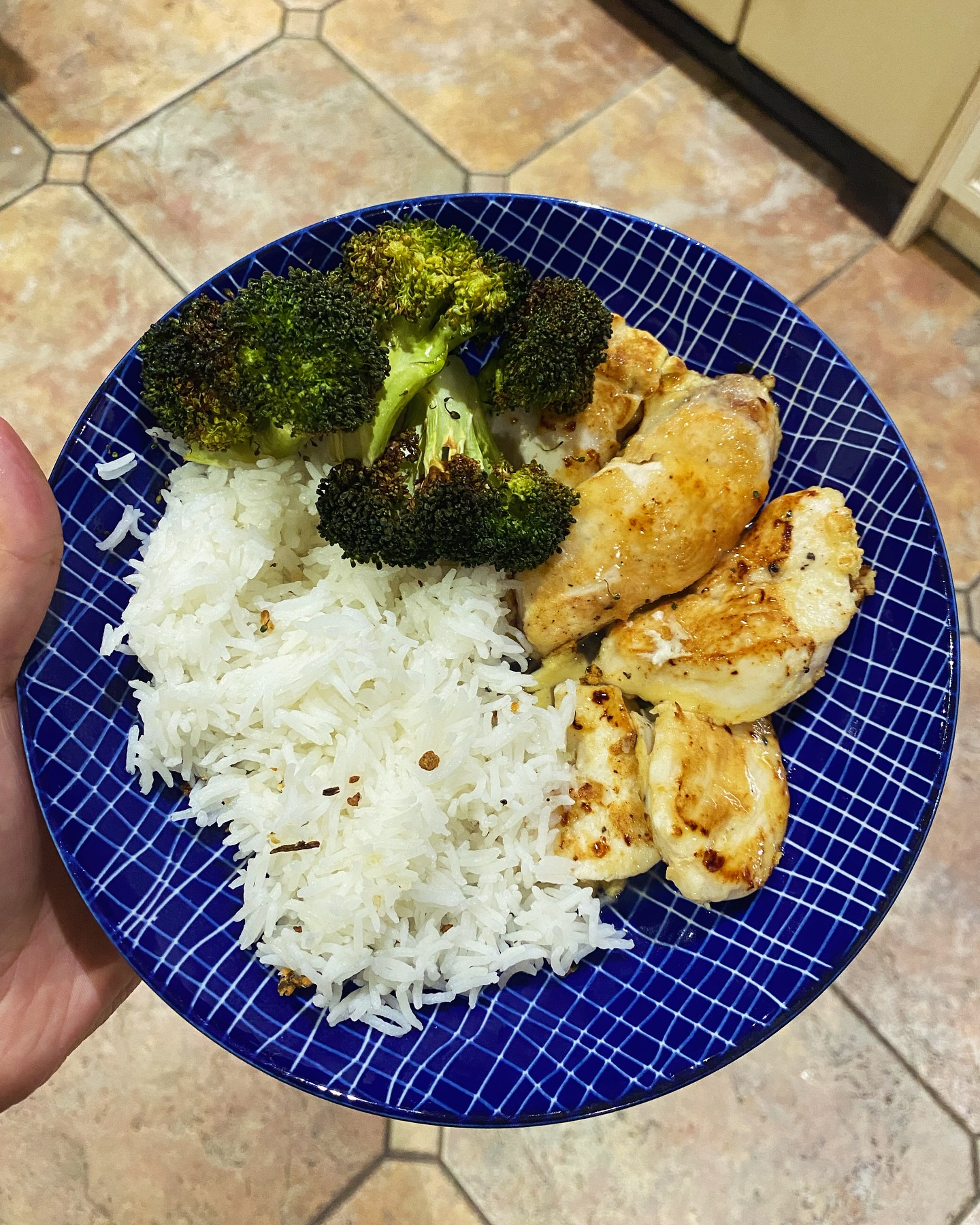 🍋 Lemon chicken with basmati rice and roasted broccoli! The lemon sauce is what make this meal so tasty!! #lemonchicken #cookfromscratch #cookathome #thermomix #thermomixukandireland #thermomixjersey #bimby #bimbyjersey #bimbyuk