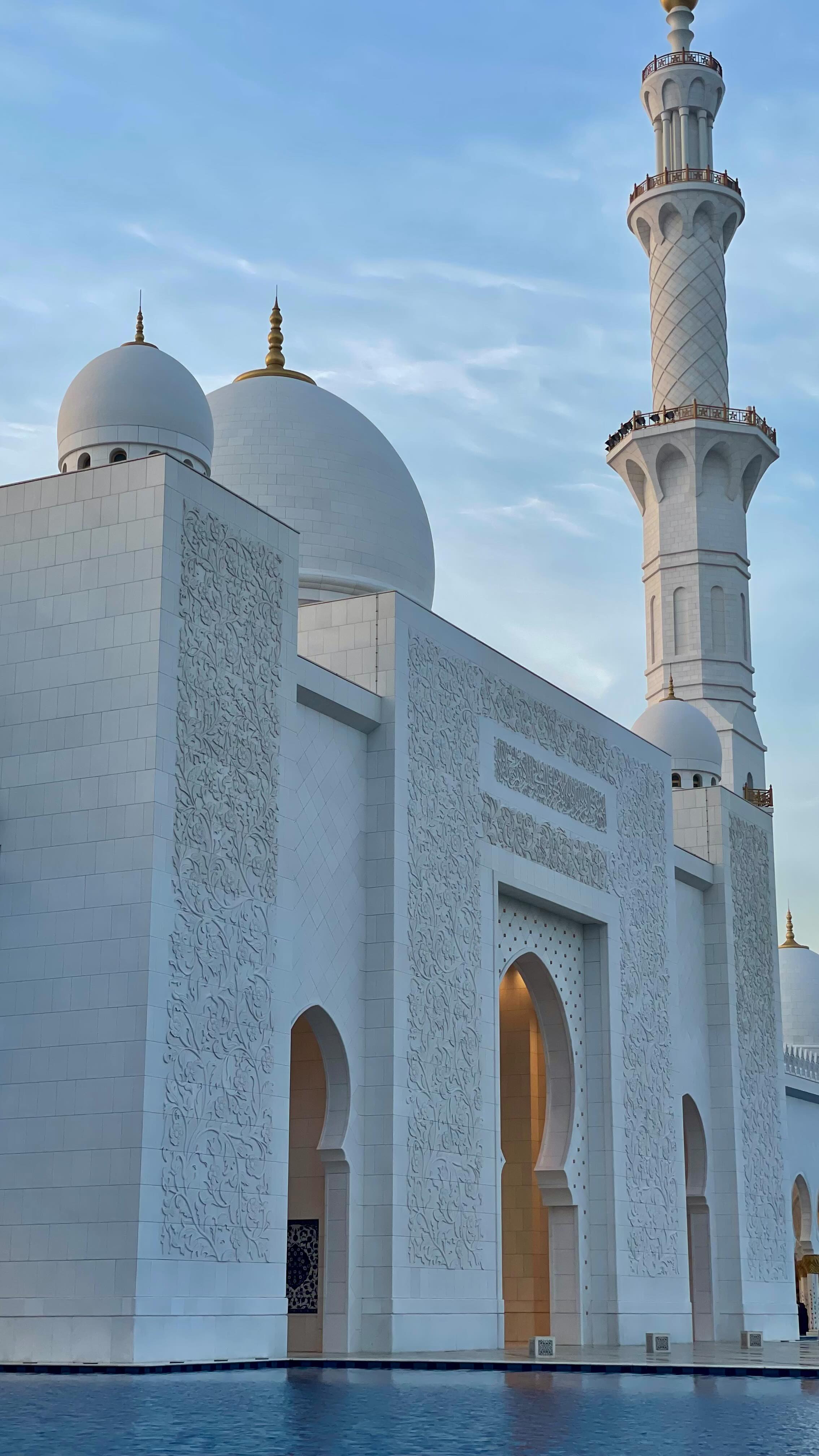 cet endroit magique 🕌🤍✨
📍 grande mosquée Sheikh Zayed, Abu Dhabi
#abudhabi #sheikhzayedmosque #uae #emiratsarabesunis #voyage #visitabudhabi #lesaventuresdelo #blogvoyage