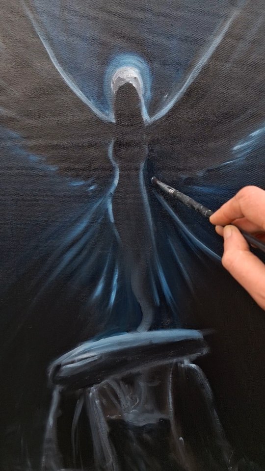 Nollaig na mBan sona do na mná go léir! Sharing some footage of @sanniecuddihyart and I's live art set up at the wonderful @festivalmna on Saturday. What truely special gathering it was of some really really incredible women. A powerful way to begin the year of the snake! 🐍Thank you so much to the organisers Lorraine and Siobhan for putting this special gathering together and for having us apart 🙏 Thank you to all the women who came by to share beautiful words, inspiration and to support me in my work. I really appreciate you all!
I'm also excited to see where this painting, which was inspired on the day, goes! Stay tuned!
To all women on this day, may you find rest and ease. May you truly receive. May you continue to love as radically as you do and be loved fully, and for who you are, in return. May you be blessed, and may you always know just how beautiful, magical and powerful you really are. ❤️🌹
To all the beautiful and powerful women in my life. I love you, I see you, you know who you are. You inspire me daily. And I am so grateful to have you apart of my life ❤️
Hup, the mná!! 💃
#nollaignamban #mna #women #womenschristmas #feminine #femininerising #yearofthesnake #femininepower #liveart #visionaryart #visionaryartist #Oils #irishartist #artofireland #darkfeminine #power #release