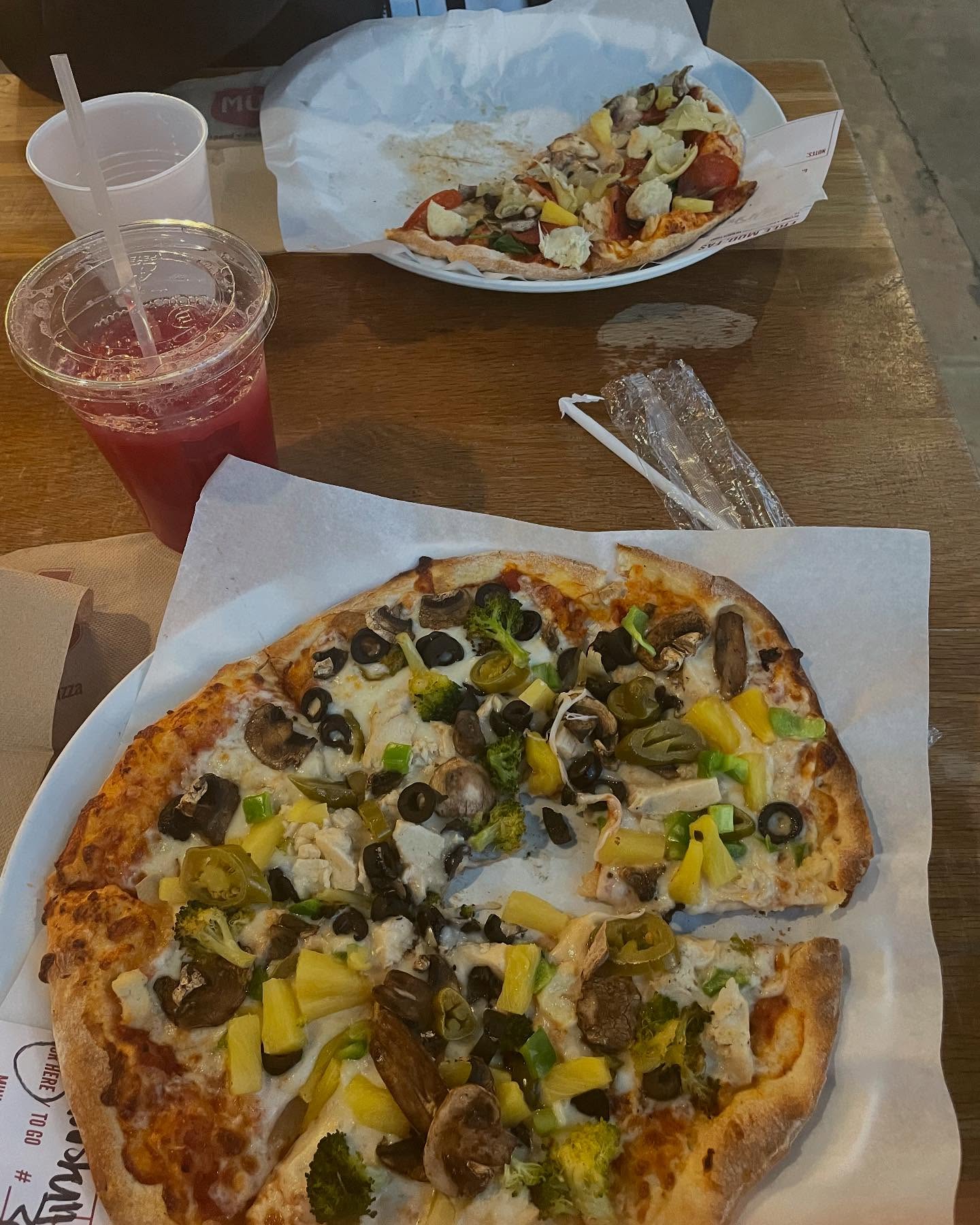 Out for a little pizza date.
#bellespalsypoetryguy
#writersofinstagram
#authors
#onadate
#pizza
#poetry
#poetsgoondates
#dating
#authorsofig