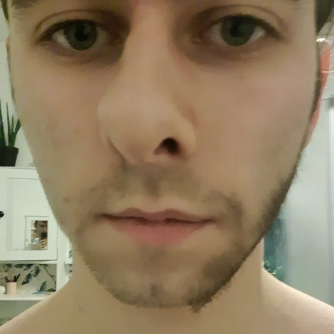 Gaiz aive fownd mai noo look dont laff at me pls