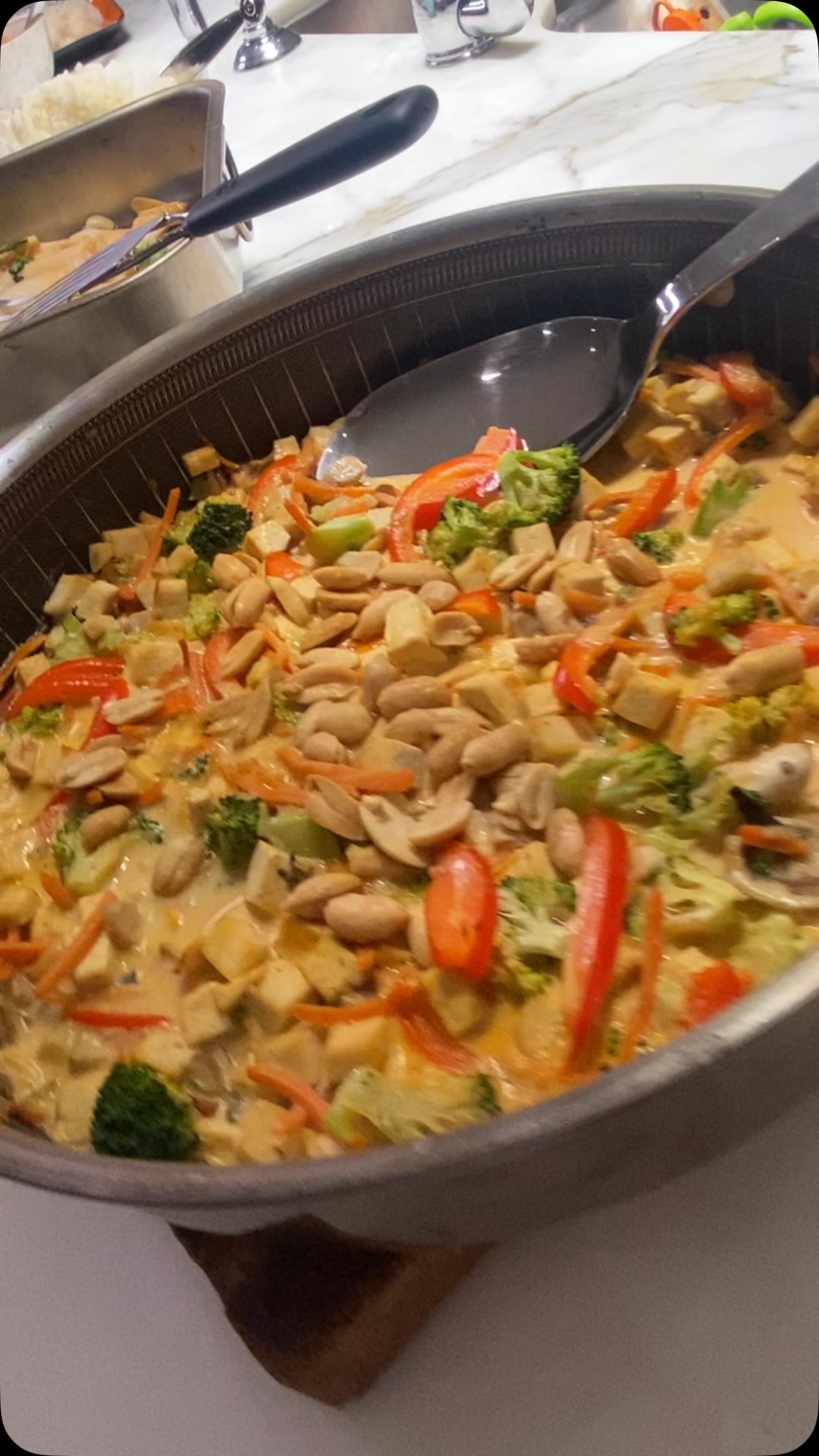 Restaurant style flavours with an Asian flair cooking demo.
🌶️
This demo will feature:
🍣Spicy salmon sushi bites
🥒Cucumber and edamame salad with crispy rice
🐟Juicy steamed fish with ginger and scallions
🥥Coconut red Thai curry in a hurry
🍐Poached pears with salted butterscotch swirl with no churn ice cream
Sign up at shaunalindzon.com
#cookingdemo #asianfood #torontofood #newrecipes #registereddietitian #eattoronto #foodstagram