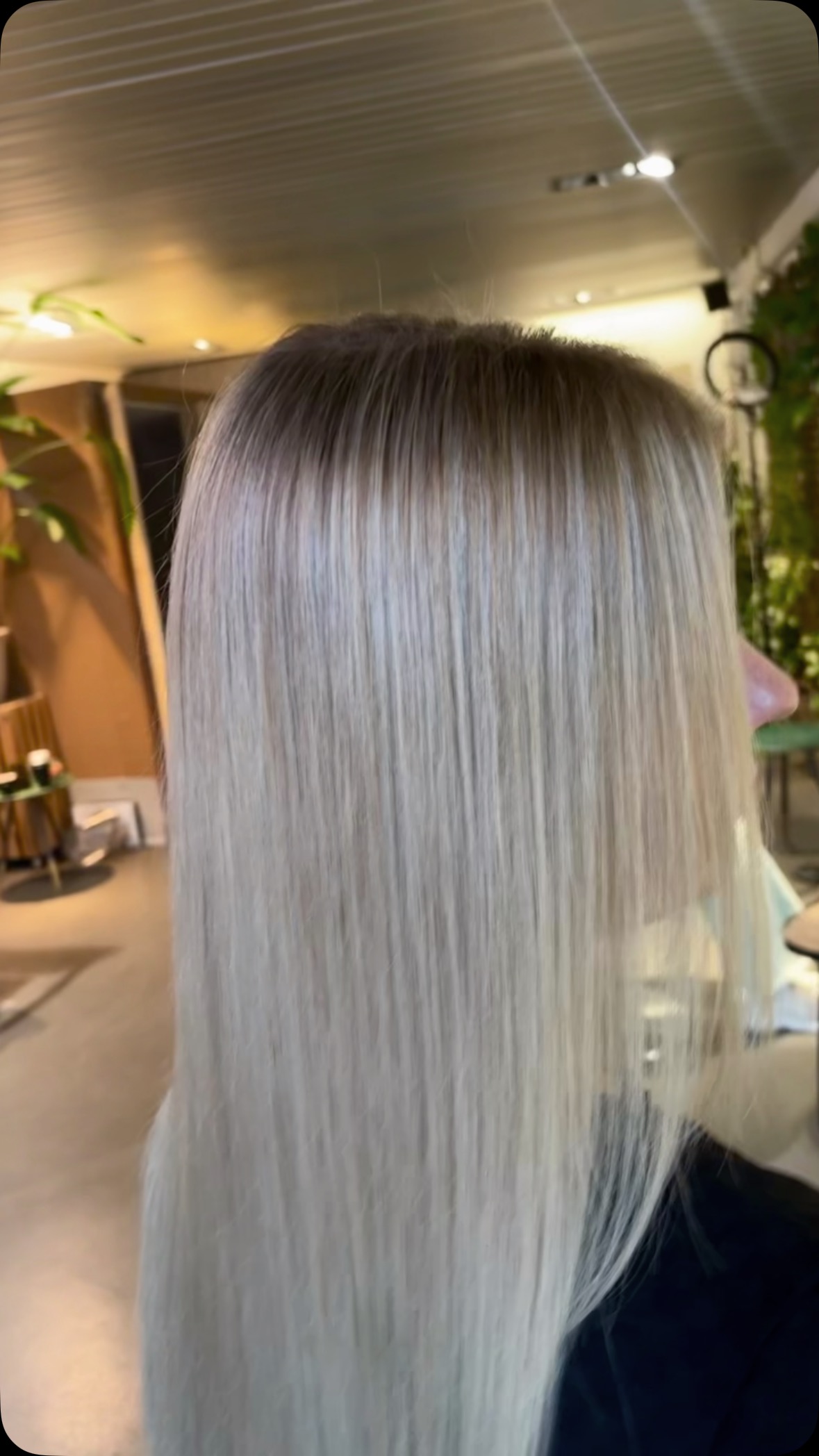Cool, pearly blonde highlights for @melaniederuiterdd ✨
Enhance your natural beauty with stunning balayage, highlights or advanced color techniques at E Organic Salon, where we prioritize your hair health with premium organic products.
Experience vibrant, long-lasting color—without the compromise! 🌿✨
#OrganicHairCare #BalayageExperts #HealthyHair #ecosalon #hairinspo #bestsalonnearme #organichaircolor #balayageexpert #owaysalon #japaneseheadspa #scalpcare #hairinspo #healthonghair #healthyblonde #besthaircaretips
