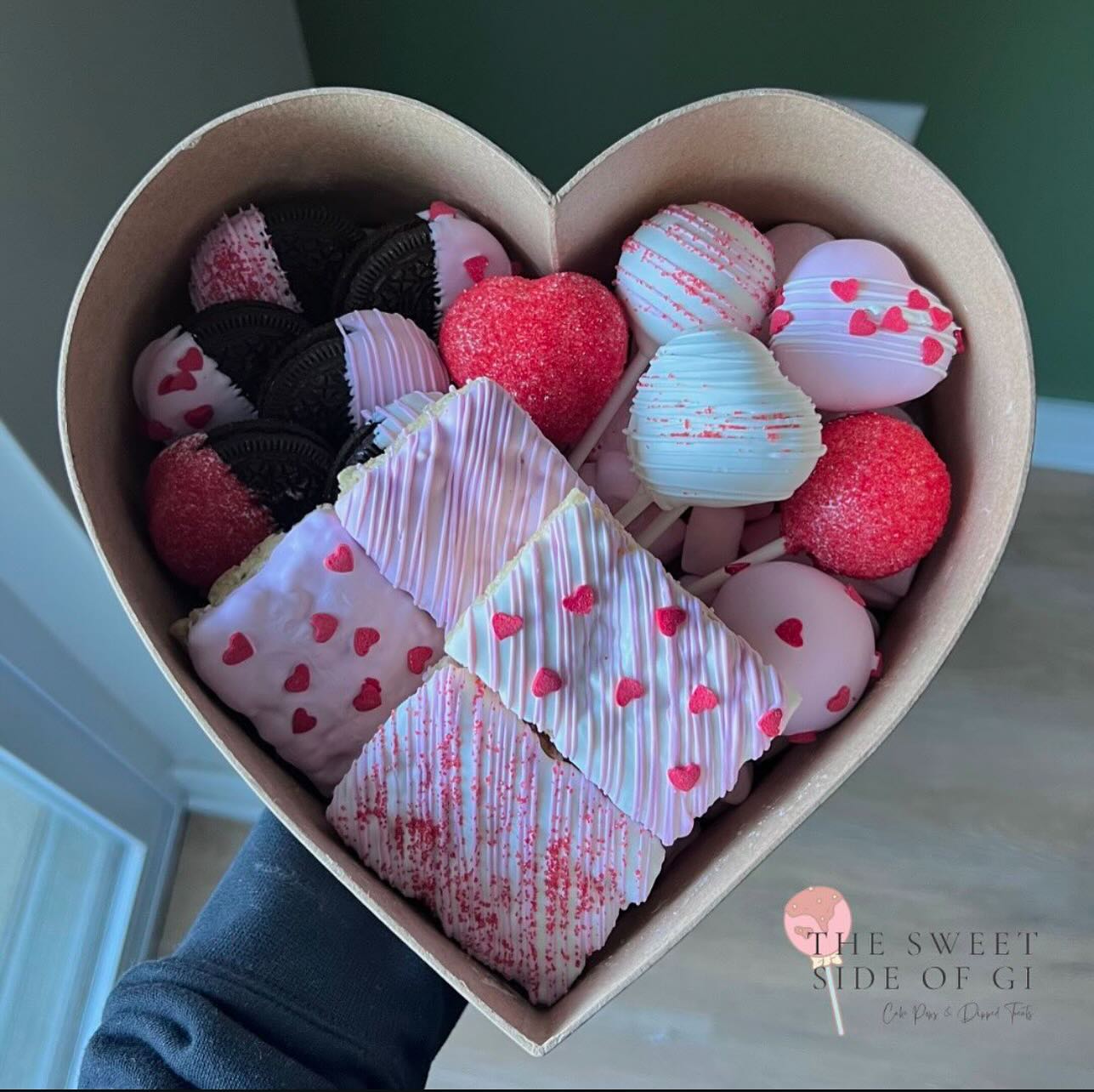 VALENTINES DAY PRESALE!! 🩷 Yes, it’s that time of year! Save on sweetness with $5 ON ANY VALENTINES DAY ORDER $25+ WHEN YOU ORDER BEFORE 01/31/25 🩷
•
Order by clicking the link in my bio! LIMITED AVAILABILITY!
#newjersey #valentinesday #dessert #relationship #friendship #order #delicious #njbaker #valentine #love #explorepage