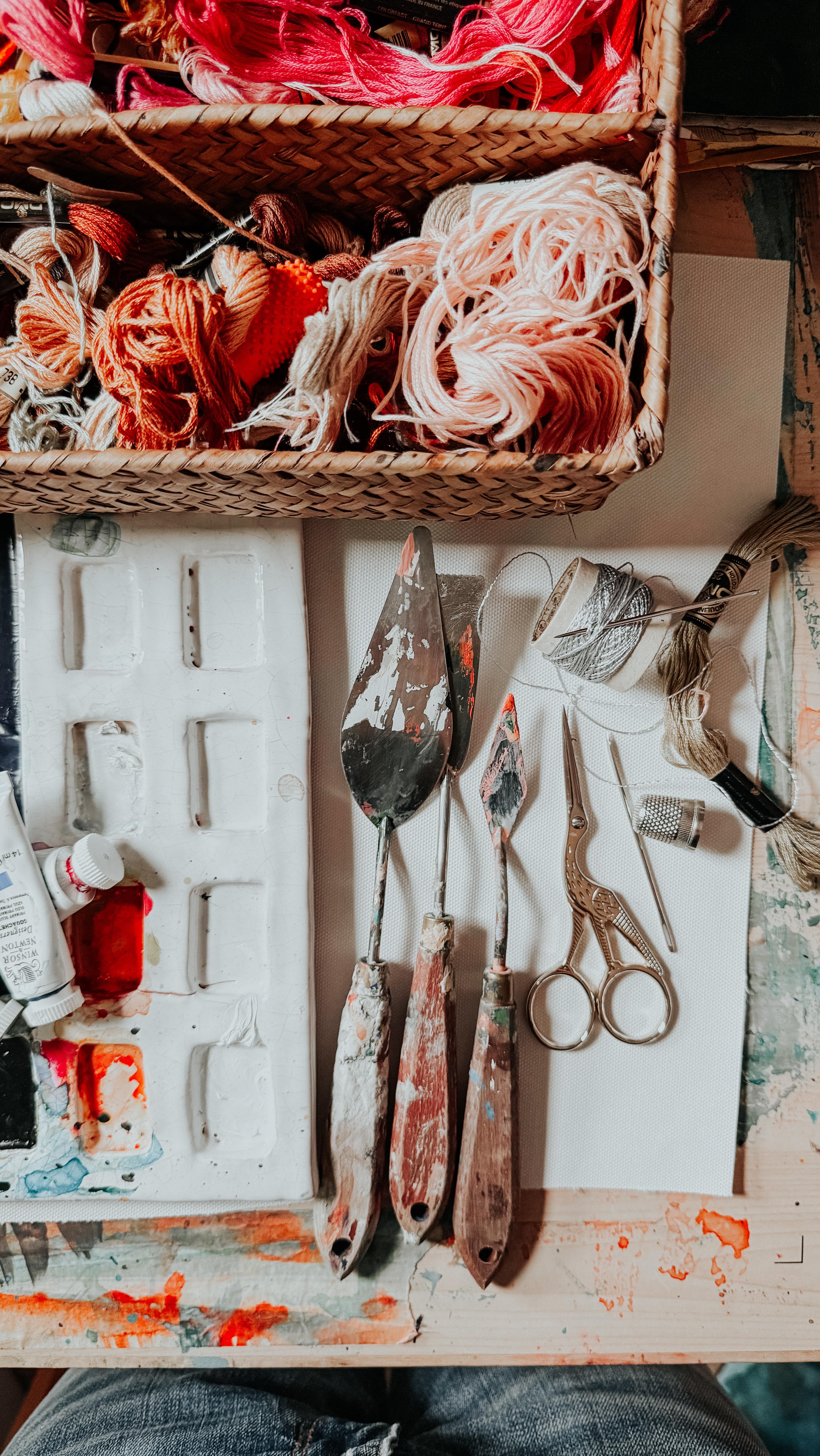 the sharpest tools in my shed…. 🪡🧵🖌️ ✂️ 🎨
Day 5 of #21daysinmyartworld25 #arttools #junkjournaljanuary2025 #outline #creativepractice #makingartwork #cotfa #slowstitching #drawntostitch
#makearteveryday #creativeprocess #thedevilisinthedetails2025
#seamcollective #Paintingasapractice #artsupplies #artsuppliesmakemehappy
#mixedmedia #inmystudio