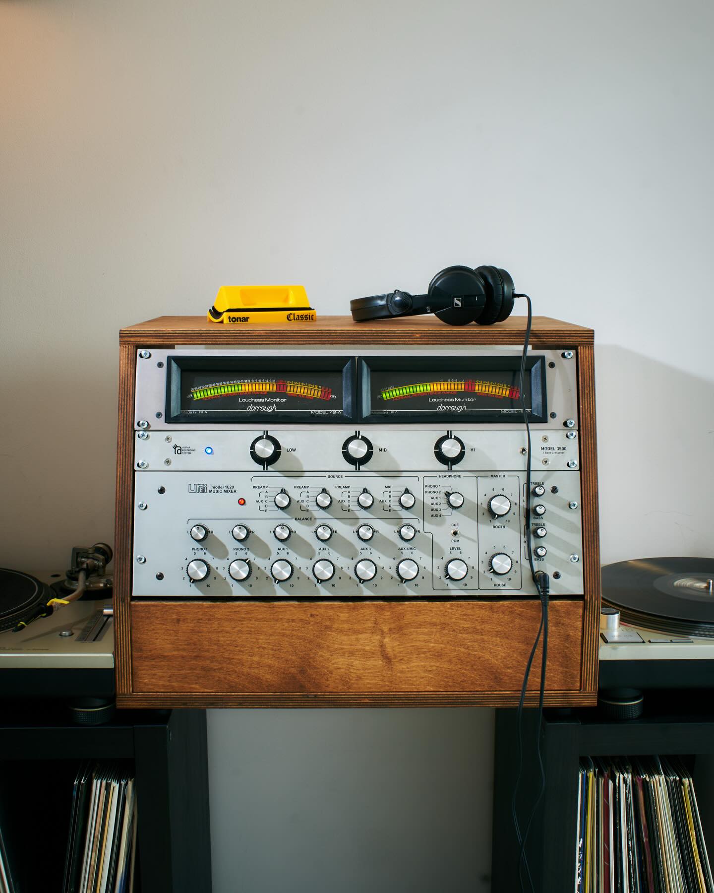 By @underwaterhasa 🚀🎧 #urei1620 #urei3500 #dorrough40a
👉🏼 Follow @doyouspin for more
👉🏼 Follow @doyouspin for more
👉🏼 Follow @doyouspin for more
DM for submission & Email for promotion 📩
#rotarymixer #technics #djsetup #vinyldj #rominimal #classicdj #classicmixer #boutiqemixer #hifi #audiophile #hifidj #djlife #vinyljunkie #vinyladdict #technics1210 #sl1200 #doyouspin #djdesk #djbooth #listeningbar #recordstore #vinylonly #djculture