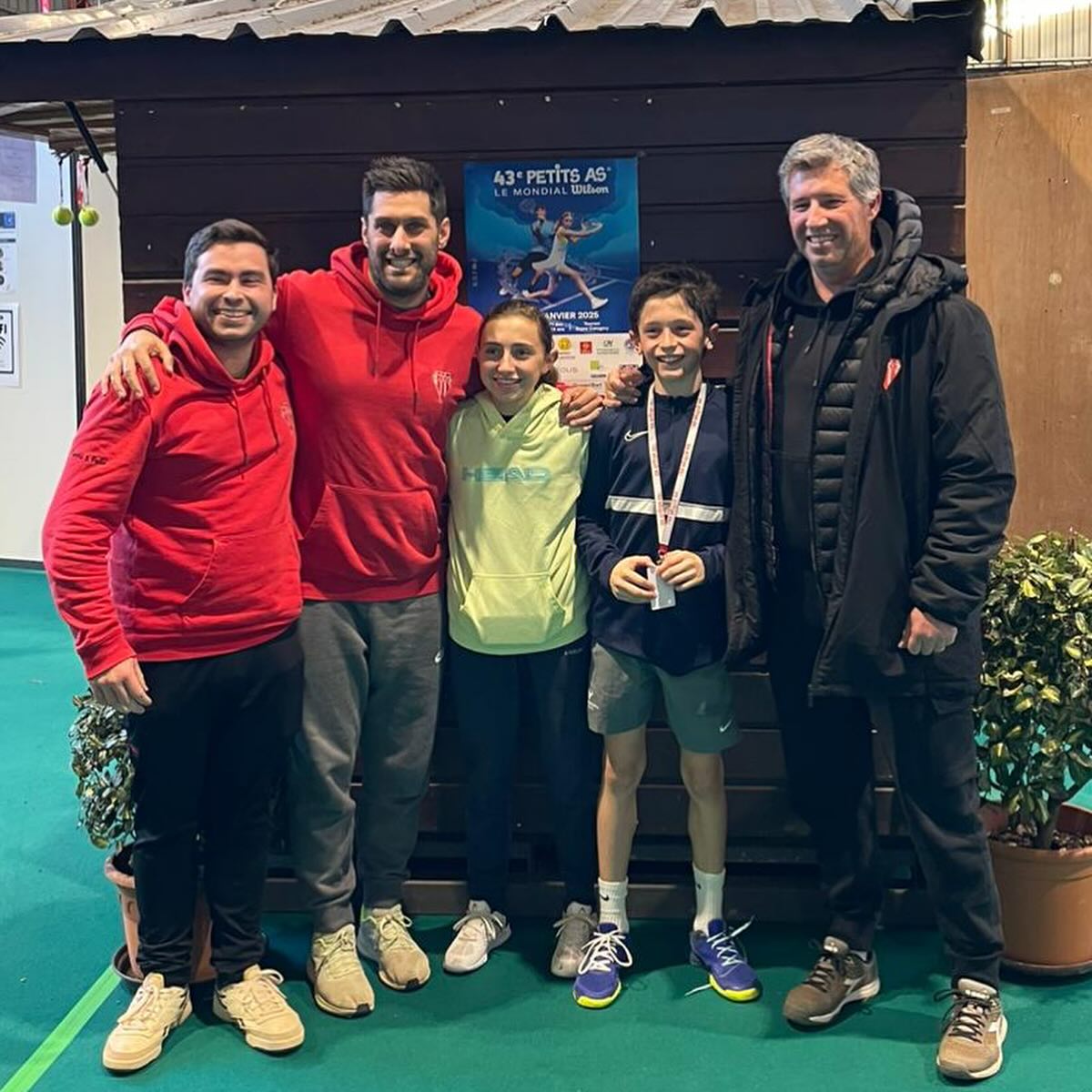 PETITS AS
Bravo à Clémence Schneider, et RDV demain pour Baptiste Cazale pour les qualifs internationales.
🔥
@gb_sport_performance @schneiderclemence2012 @pages_philippe @clemrivault @botennispadel @bo_omnisports @bo_ultras @lespetitsas @tennis.64