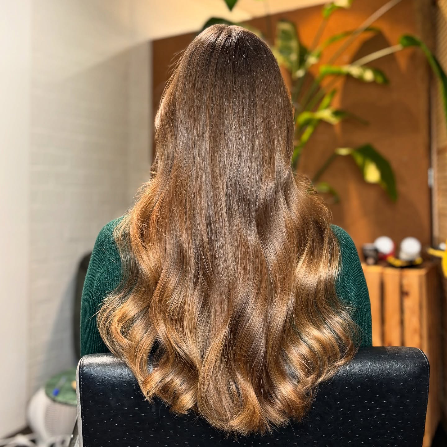 Balayage season! Do you know spring is the best time to re-do your balayage/highlights? This is to achieve the most natural sunkissed look before the real sun kicks in✨
Step into the new season with a fresh, radiant glow with us at E Organic Salon!
Our expert colorists use bio(dynamic), nourishing products to create a personalized look that enhances your natural beauty. Whether you’re after a subtle refresh or a bold transformation, our relaxing, sustainable environment is designed to make you feel as vibrant as the spring bloom while keeping your overall health in mind.☘️
Limited slots available! book your appointment today and let your hair shine with the warmth and light of the season; Link in bio, send us a DM or book directly on our website;
www.eorganicsalon.nl
#ecosalon #balayageseason #sunkissedhair #brondebalayage #bookyourappointment #limitedslots #organichairsalon #bestcolorist #besthairsalonnearme #besthairstylist #blondehair #organichaircare #organicbeauty #kapper #kapperdenhaag #rijswijksalon