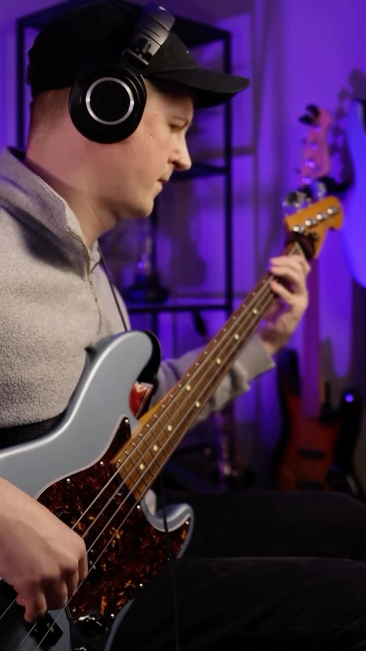 🔥 THIS BASS GROOVE IS PURE FUNK! 🔥
Earth, Wind & Fire - Getaway
So much space for creativity in this bass line. Who else loves Verdine White’s playing? 🎸💥
⚡ Want this exact tone? My HX Stomp preset is available now—grab it from the link in my bio! 🎛️
#basscover #bass #earthwindandfire #funkbass #hxstomp #verdinewhite