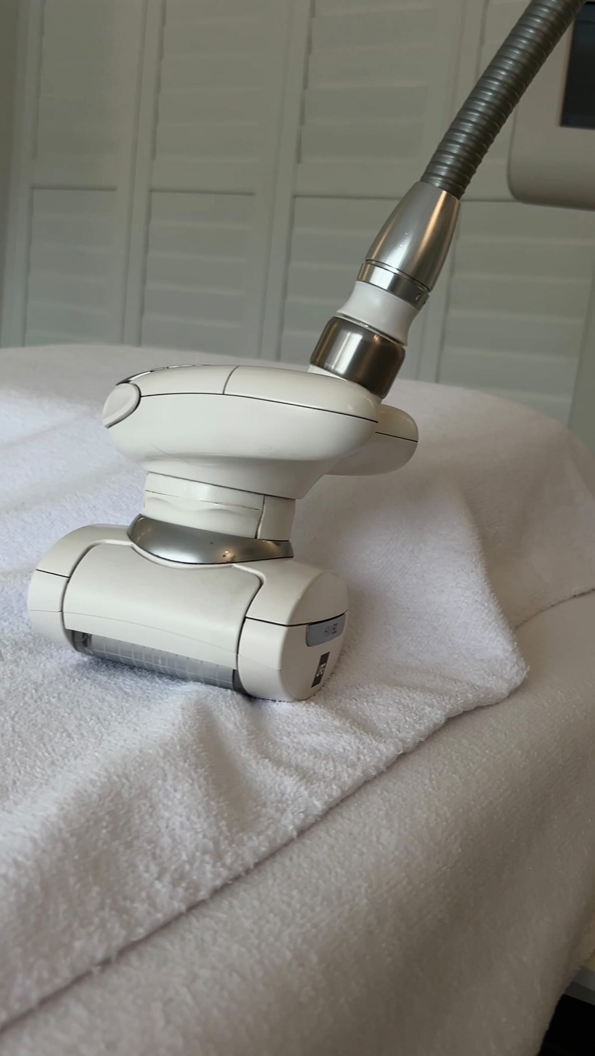 Extrait d’un traitement LPG en action 🍃
|
Envie d’un corps sculpté sans effort ? LPG Endermologie stimule la peau en profondeur pour un effet drainant et raffermissant.
|
Pourquoi choisir LPG Endermologie ?
-sans douleur
-100% naturel et efficace
Découvrez ses bienfaits sur votre corps et votre peau !
Réservez dès maintenant votre moment bien-être sur :
https://www.meditrina.be 🍃
#bienetre #lpgtherapy #sintpietersleeuw #soincorps #lpglove