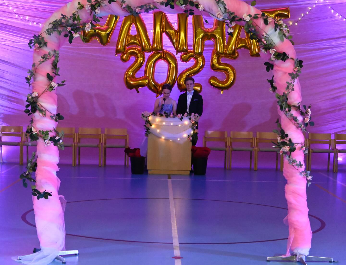 Viime perjantaina tanssittujen wanhojen tanssien tunnelmia!💃🏼🤩