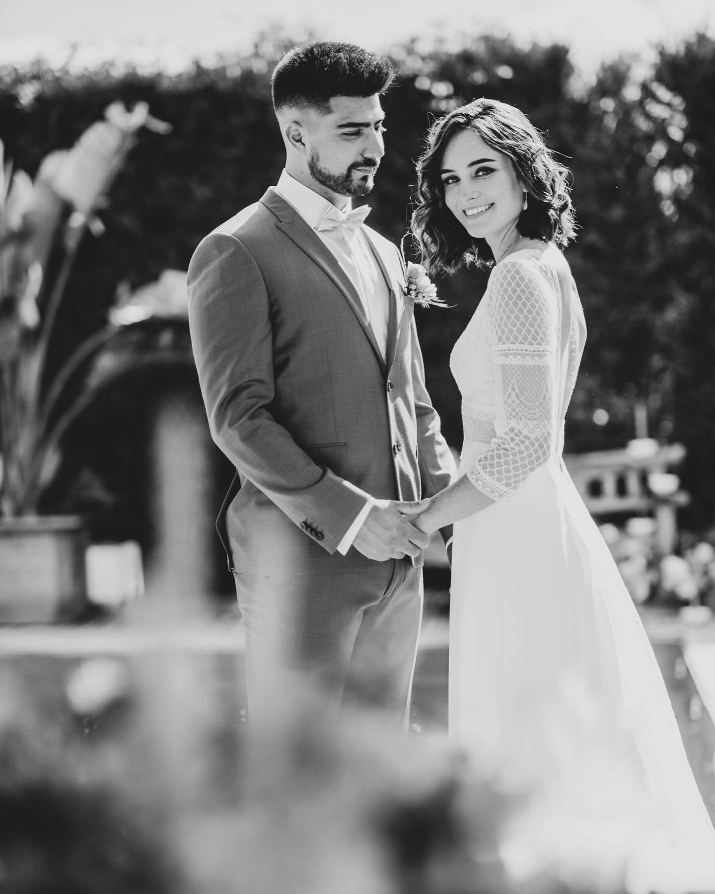 Vous avez planifié de vous marier et vous cherchez votre photographe ?
Je propose des prestations photo complètes pour immortaliser le jour le plus important de votre vie de couple:
- deux photographes à votre service
- 14 années d’expérience et de spécialisation dans la photographie de mariage
- j’anticipe les possibles difficultés et je met tout mon savoir-faire à votre disposition.
- ce métier est ma passion depuis plus de 20 ans
- mon assistant photo est aussi champion de France et gagnant d’un championnat d’Europe de magie ;) il propose des animations pour votre cocktail ou soirée
Informations et contact sur mon site, le lien est dans ma bio :)
#photographer #wedding #mariagelorraine #mariage #photographemoselle