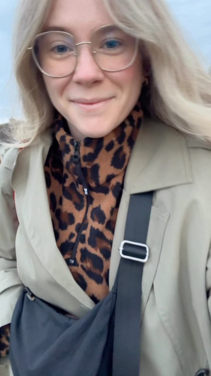 What people think you do as a studio owner ever day (potter & drink coffee) vs what I actually do (scrub the studio floor on my hands and knees for hours) 😂
#yoga #yogastudio #wellnessstudio #businessowner #coffeedrinker #cleaner #wellbeing #mindsetmatters #mindset