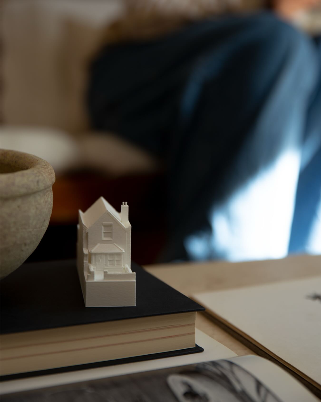 Cosy vibes only! Sundays like this are for curling up in a comfy spot with a good book