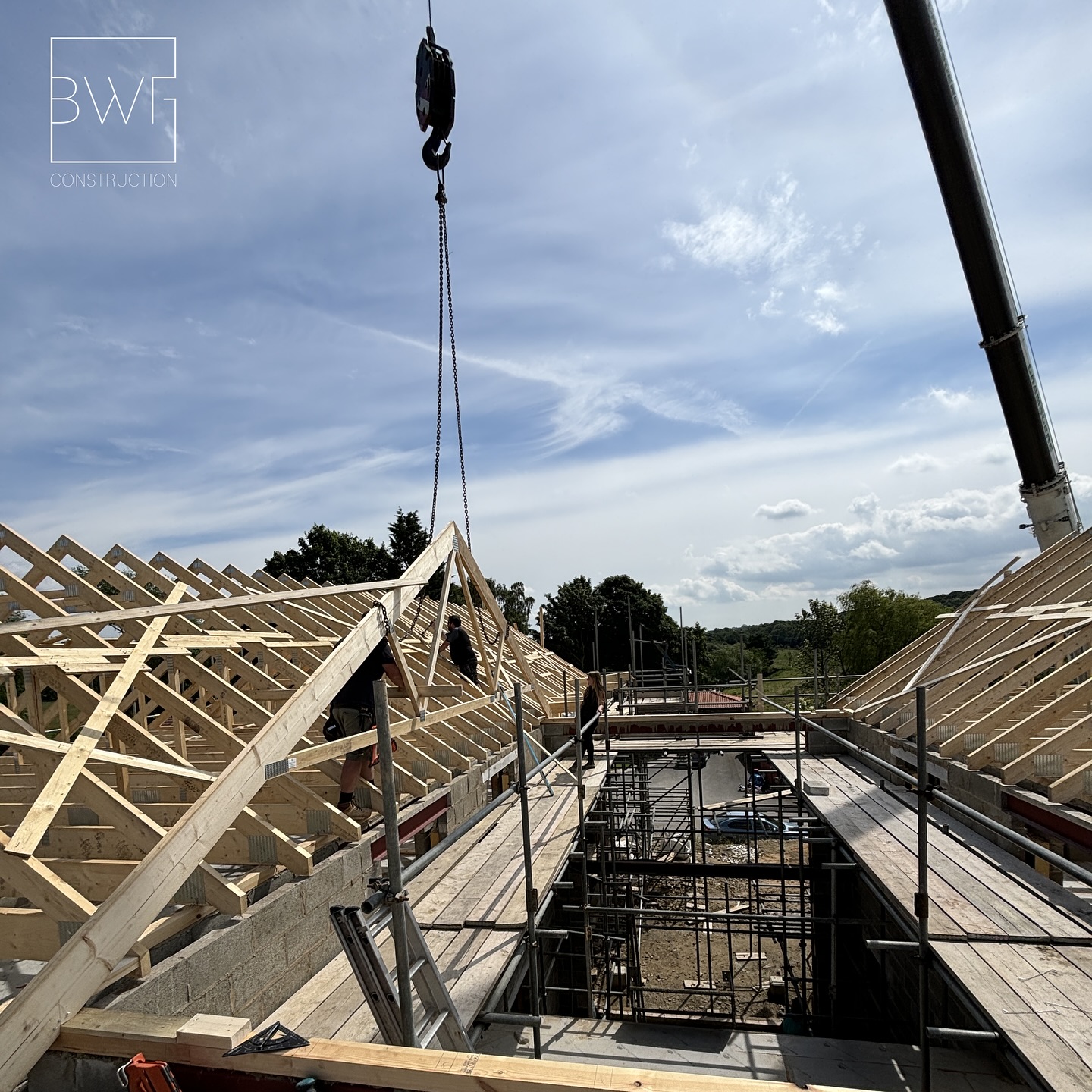 Precision in progress! 🏗️✨ Check out this roof truss installation featuring a mix of attic-style and vaulted trusses, designed for strength, space, and style. 🔨🏡
Swipe for a closer look & let us know what you think! 👀⬇️
#BWFConstruction #RoofTrusses #AtticTrusses #VaultedTrusses #QualityCraftsmanship #BuildingDreams #ConstructionExperts