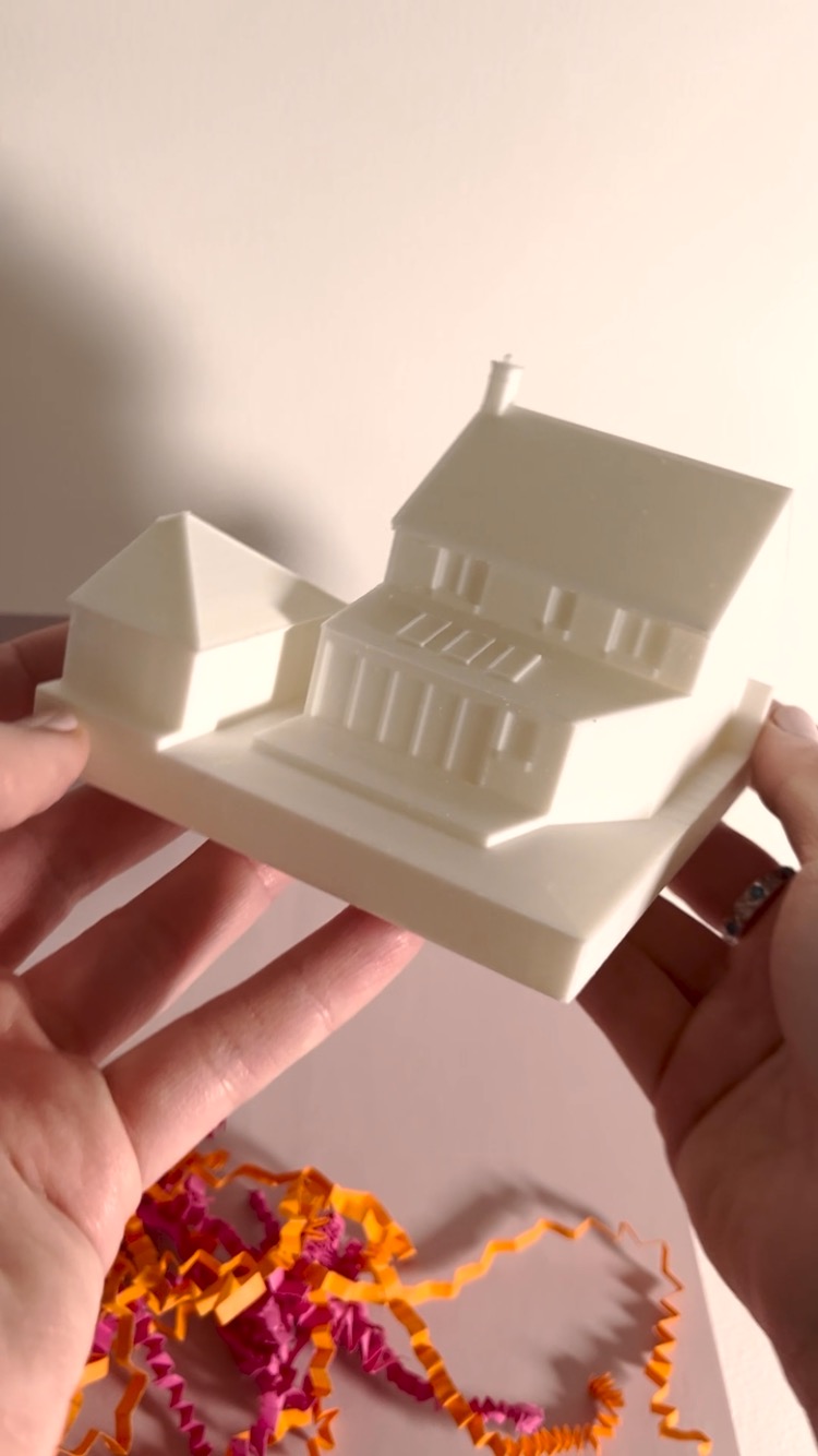 A closer look at our featured model 💚 even at 1:150 we can pick out tiny architectural details which make the house unique #3dprinting #smallbusiness #architecture #newbuild #unusalgifts
