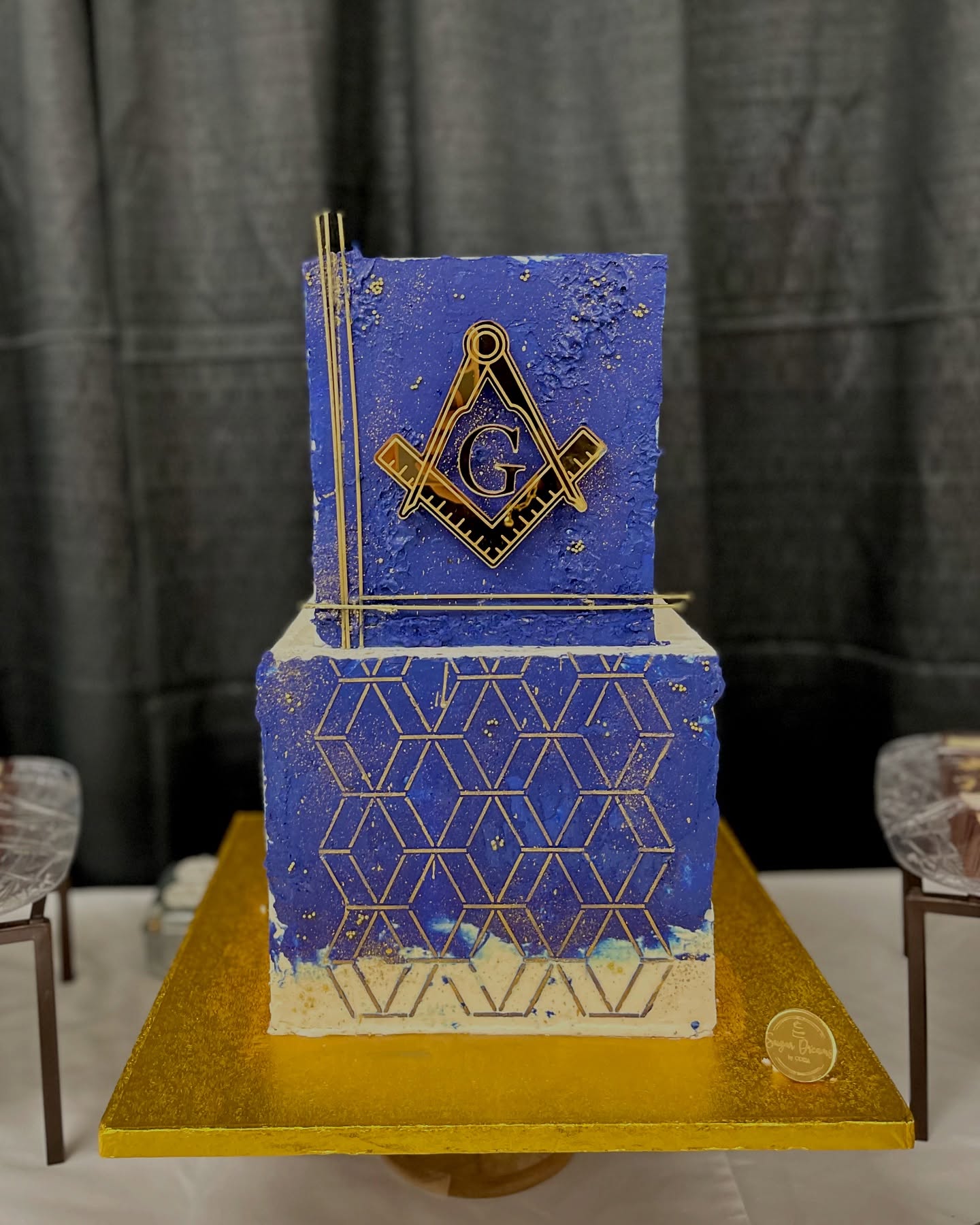✨Congratulations Kuya!!!✨
.
.
My brother was installed last month at Roseville Masonic Lodge, Michigan as the Worshipful Master. I flew 2000miles with this cake to congratulate him. Yes, you read it right, I flew with this tiered buttercream cake. 🤩 This was the very first time I made him a cake given our distance. I will share the experience on my next post. For the mean time, swipe ⬅️ to meet my Kuya @juiceman6600 and sister in law @lazer__m__ 💕.
.
.
.
Acrylic Topper @lazer.rose
Cake Transport @cakesafe
Cake Stencil @caking_it_up @evilcakegenius
.
.
.
#sugardreamsodeza #cakedelivery #cakesafe #caketransport #flyingwithcake #customcakes #cakeinspiration #cakedecorating #customcake #mason #worshipfulmaster #celebrationcake #cakedesigner