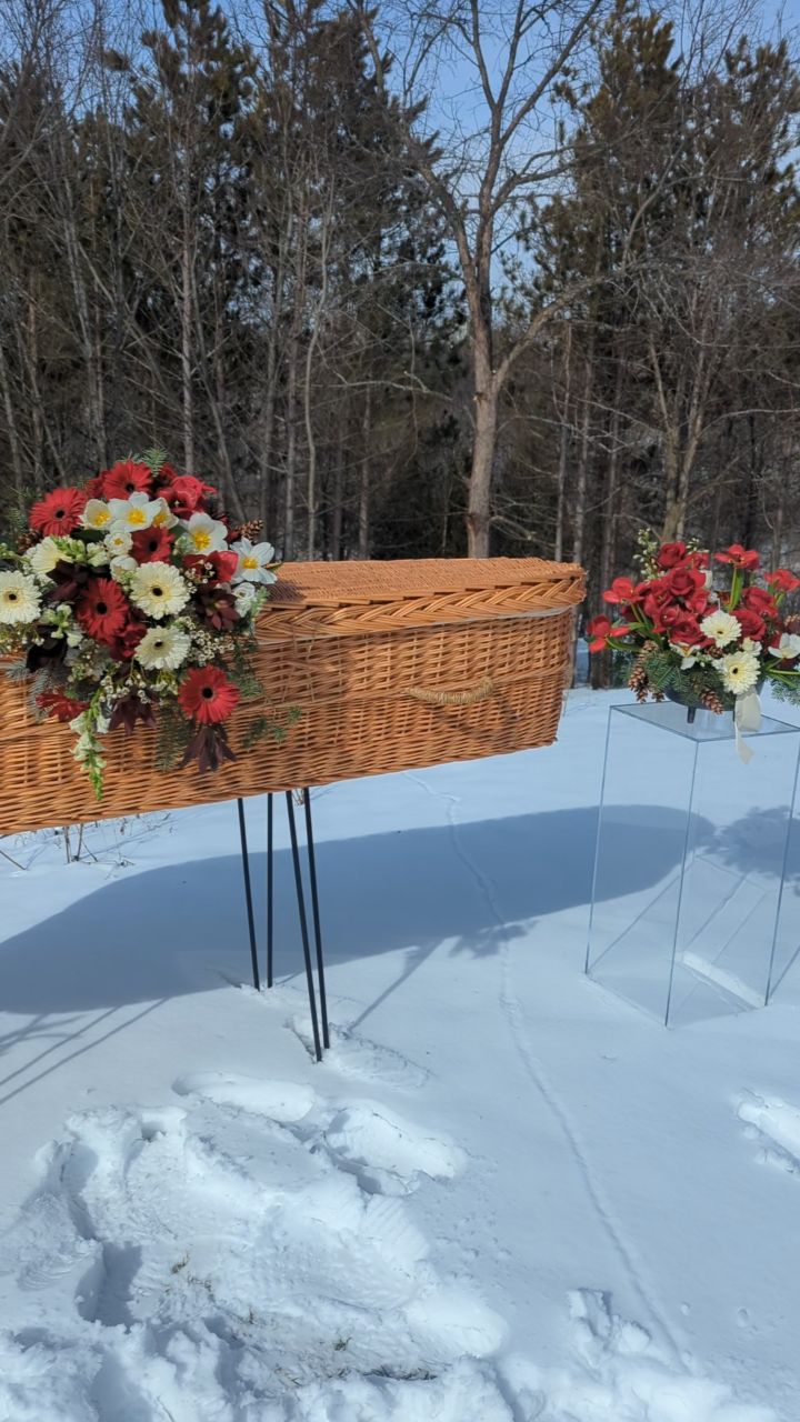 A winter tribute featured in our book Returning Home: Reconceptualized Sympathy Flowers.
This book was created to help return the floral and funeral industry home. Memorialize your loved ones, not materialistically, but beautifully and naturally simple.
Florists - escape commercialized floristry and return to the traditional way of constructing and sourcing flowers and foliage. 🤍
Go to our website to read more about Returning Home and use code WINTER20 to receive 20% off of your book today!