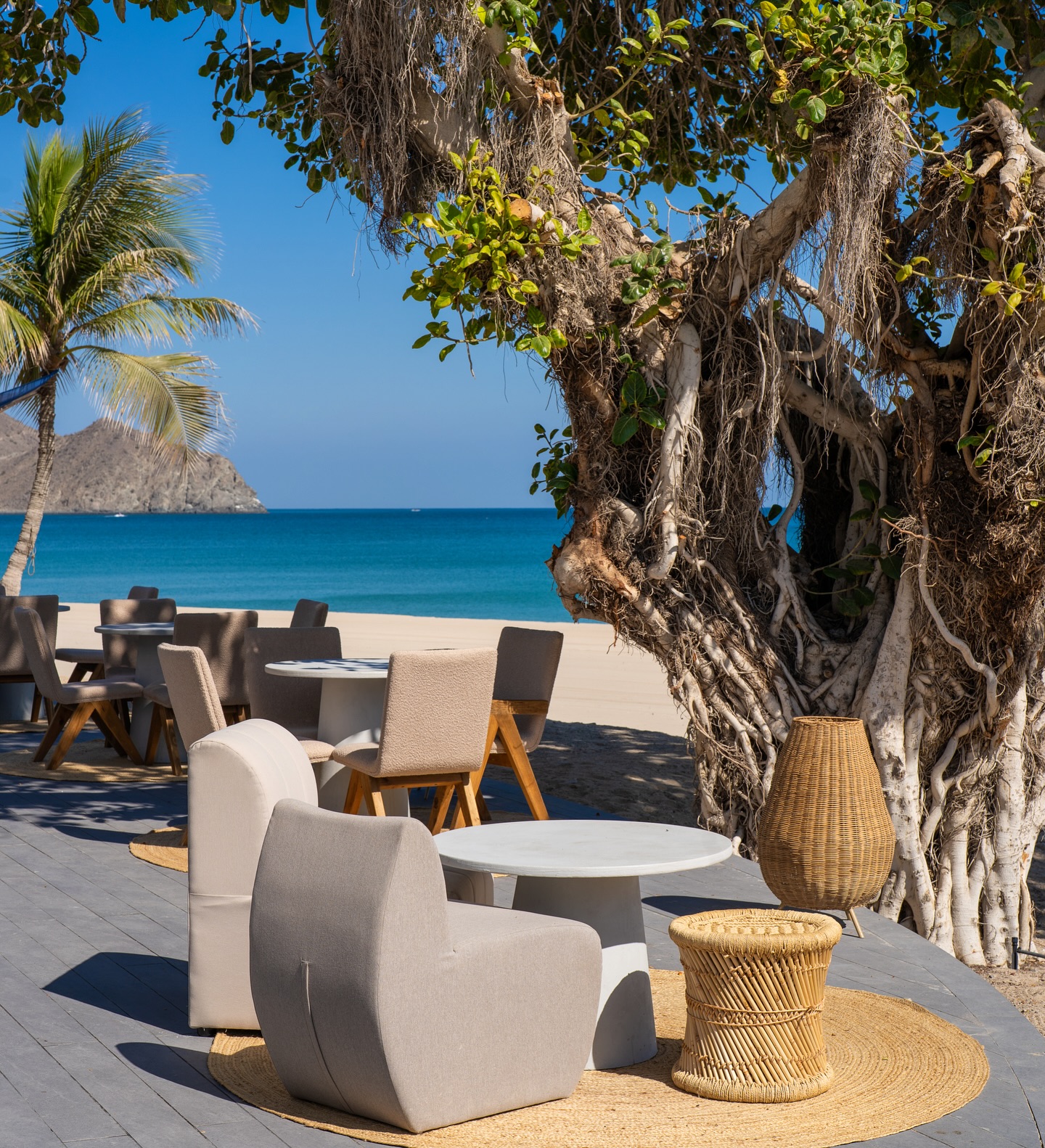 The unparalleled beauty of Khorfakkan’s Beach 🏝️