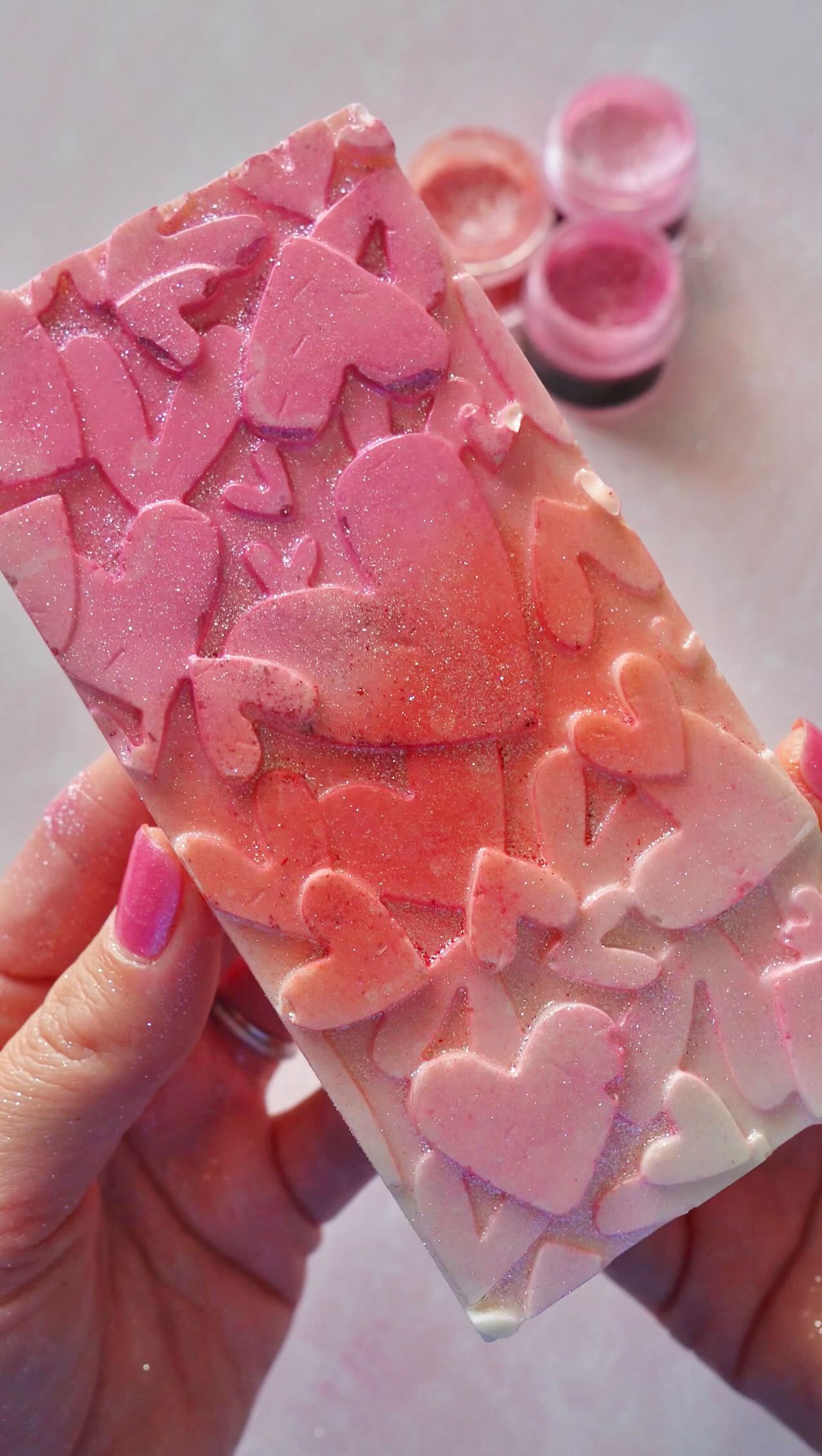 Unleash your creativity with our Valentine’s Day trios! 💖 Have fun and make your treats shine this season of love! ❤️
Available at www.shinedessertglitter.com! ✨
#EdibleGlitter #ValentinesDay #ShineDessertGlitter