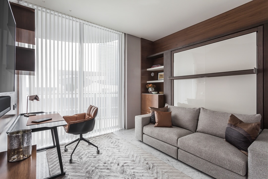 Pantone’s 2025 Color of the Year, Mocha Mousse, sets the tone in this elegant space 🤎 Our home office design combines warm neutrals, rich wood finishes, and luxurious Italian furniture to create a welcoming and sophisticated atmosphere
✨
Design: @webossadesign
Project: @brickellflatiron
Builder: @naviconconstruction
Furniture: @bebitalia , @poliform_official , @animadomus
Rug: @harmonyluxuryfurniture
Millwork: @themillworklab
Wallpaper: @wallboutique