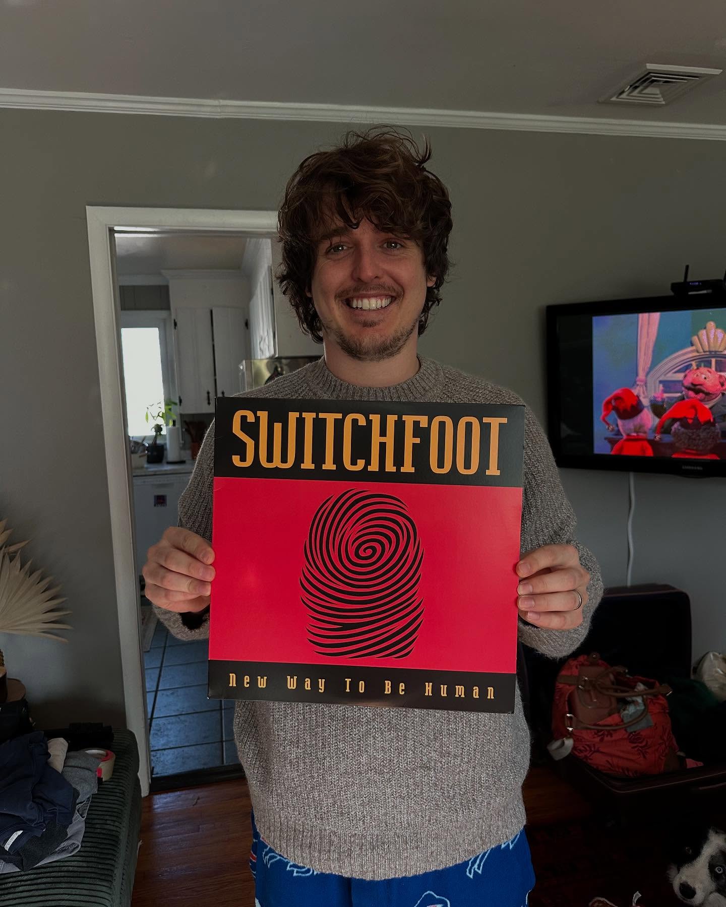 One of my favorite Christmas presents I got this year thanks to @mykadawn_
If you haven’t listened to this @switchfoot album…you should.
Also peep Bob in the corner ❤️ 🐶
#switchfoot #goodmusic #christmaspresent #worthyofdawn #happy #woohoo #vinlysoundsbetter #newwaytobehuman