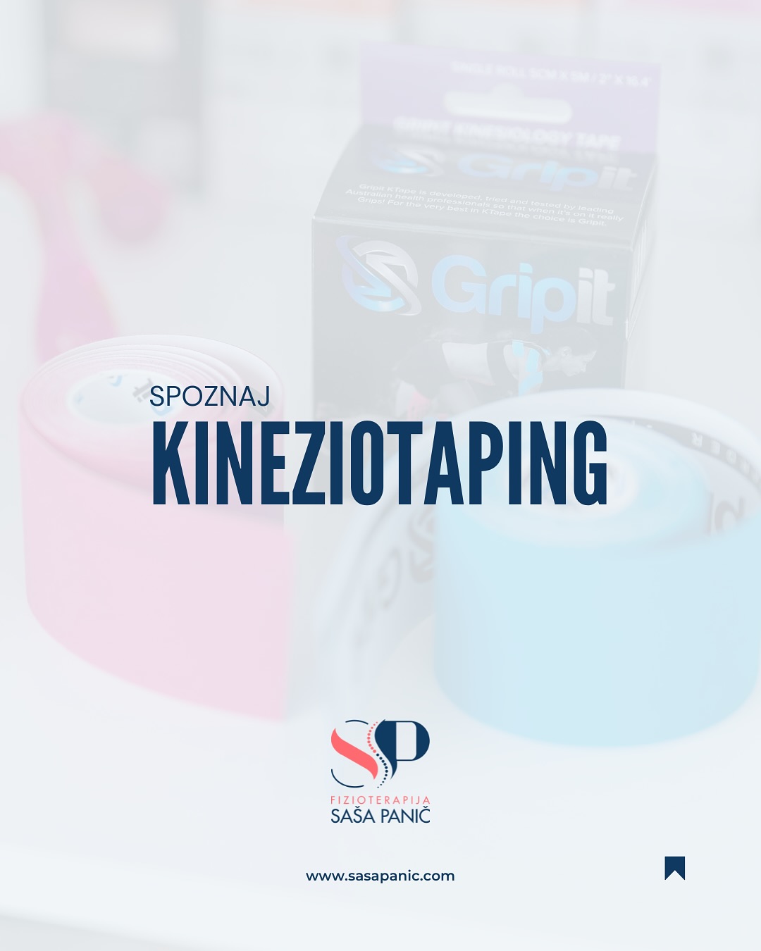 Kaj sploh je kineziotaping? Je tehnika, kjer se na kožo nalepijo posebni elastični trakovi, ki podpirajo mišice in sklepe, hkrati pa omogočajo prosto gibanje. Ni samo modna muha, ampak zelo učinkovit način za izboljšanje gibanja in zmanjšanje bolečin. 🩹💪
Kako ti lahko pomaga pozimi? Podrsaj levo in ugotovi.
Kineziotaping je torej pravi zaveznik v boji proti zimskim poškodbam, bolečinam in napetostim! 💪