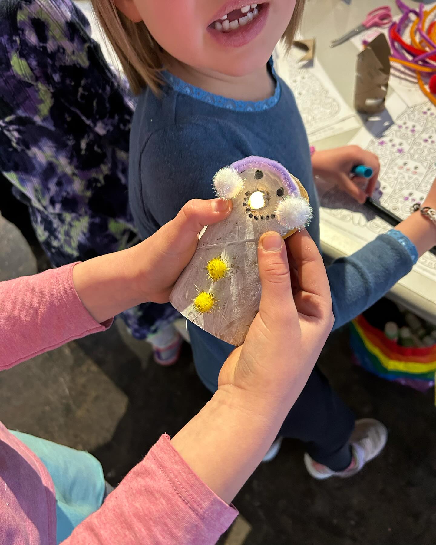 Our winter crafts finally coincided with some snow this week!!
#YogaCamp #KidsYoga #KidsCrafts #YogaPlay #RecycledCrafts #SocialEmotionalLearning #FoCoYogaShack