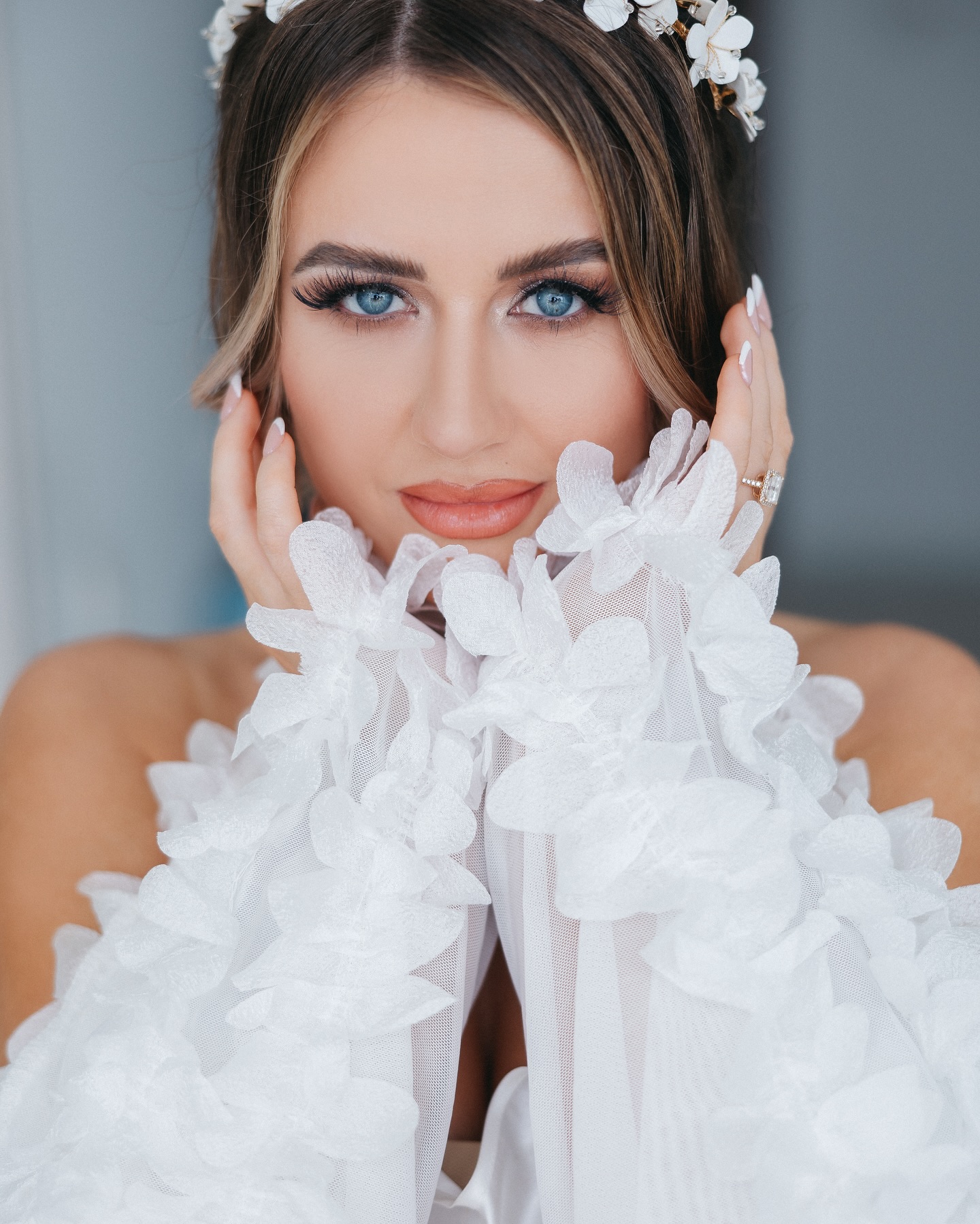 Love blossomed in the vineyards of Crete 🍇💍 A celebration of romance, tradition, and endless joy under the Mediterranean sun.
#cretanweddings#santoriniwedding#europewedding#weddingplannersantorini#weddingplannergreece#traditionalcretan#