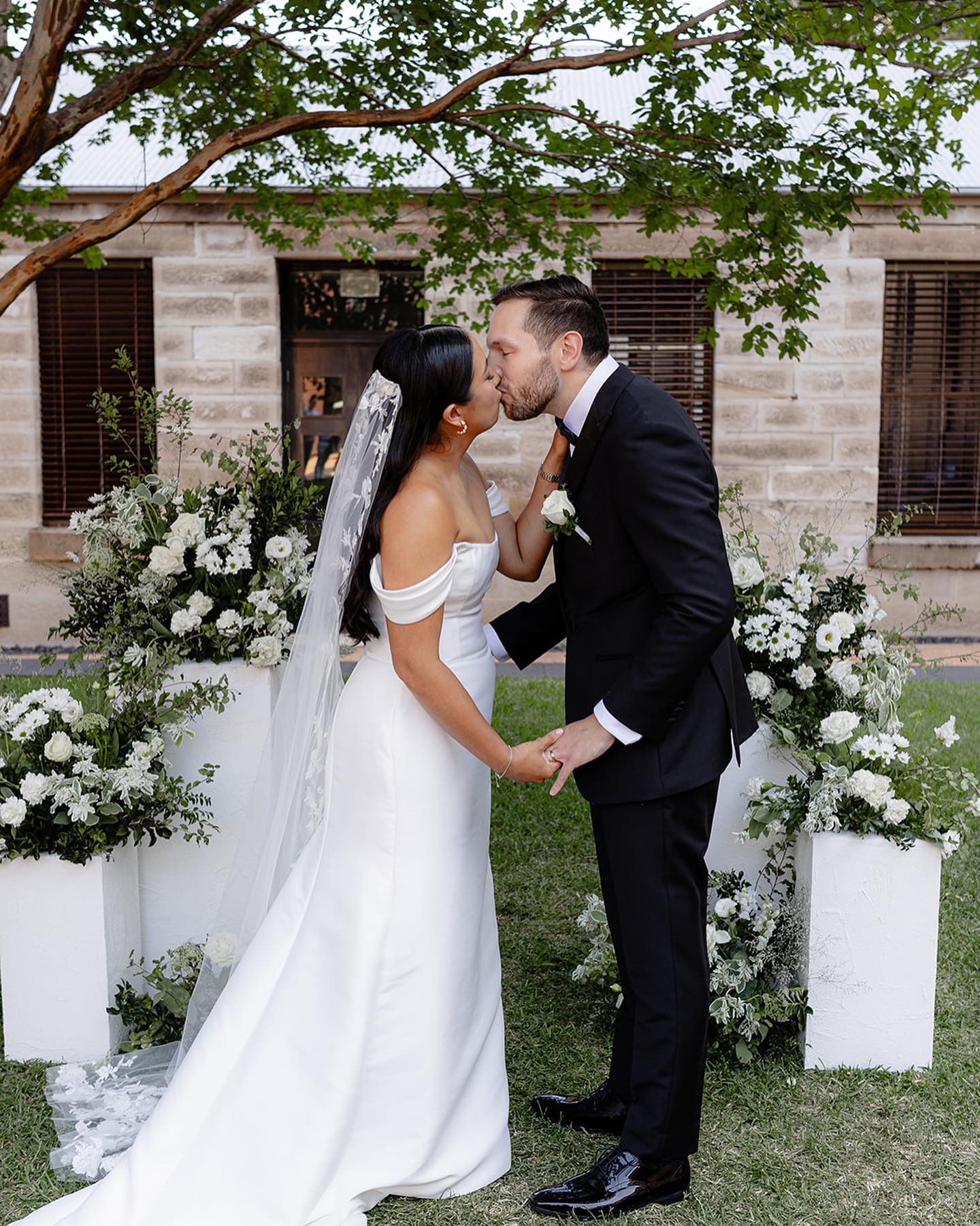 What a beautiful sunshine filled day for our gorgeous Lisa and Owain ❤️❤️❤️ we had the absolute please of being a part of their special day!! Gorgeous and classic greens and whites were the vision for the day, if you are looking for florals, styling or coordination for your day we’d love to help 💕💕 head to profile and click the link to our website to enquire. #brisbanewedding #brisbaneweddings #brisbaneweddingplanner #brisbaneweddingplanning #brisbaneweddingplanners #brisbaneweddingflorist #brisbaneweddingflowers #brisbaneweddingstyling #brisbaneweddingstylist #brisbaneeventplanner #brisbaneeventstylist #eventstylistbrisbane #sydneywedding #sydneyweddings #sydneyweddingplanner #sydneyweddingplanning #sydneyweddingplanners #sydneyweddingflorist #sydneyweddingflowers #sydneyweddingstyling #sydneyweddingstylist #sydneyeventstylist #sydneyeventplanners #sydneyengaged #eventstylistsydney #loveislove #watersedgewedding